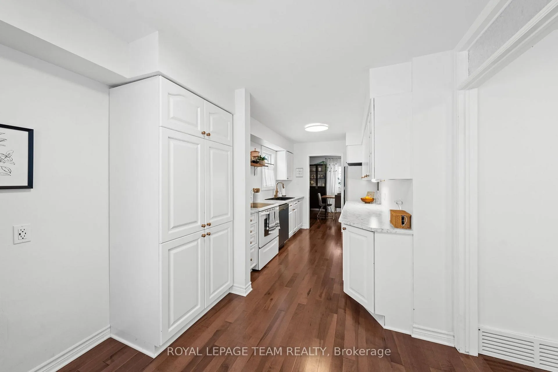Photo 17 of 230 Allan Street, Smiths Falls — HOMEH