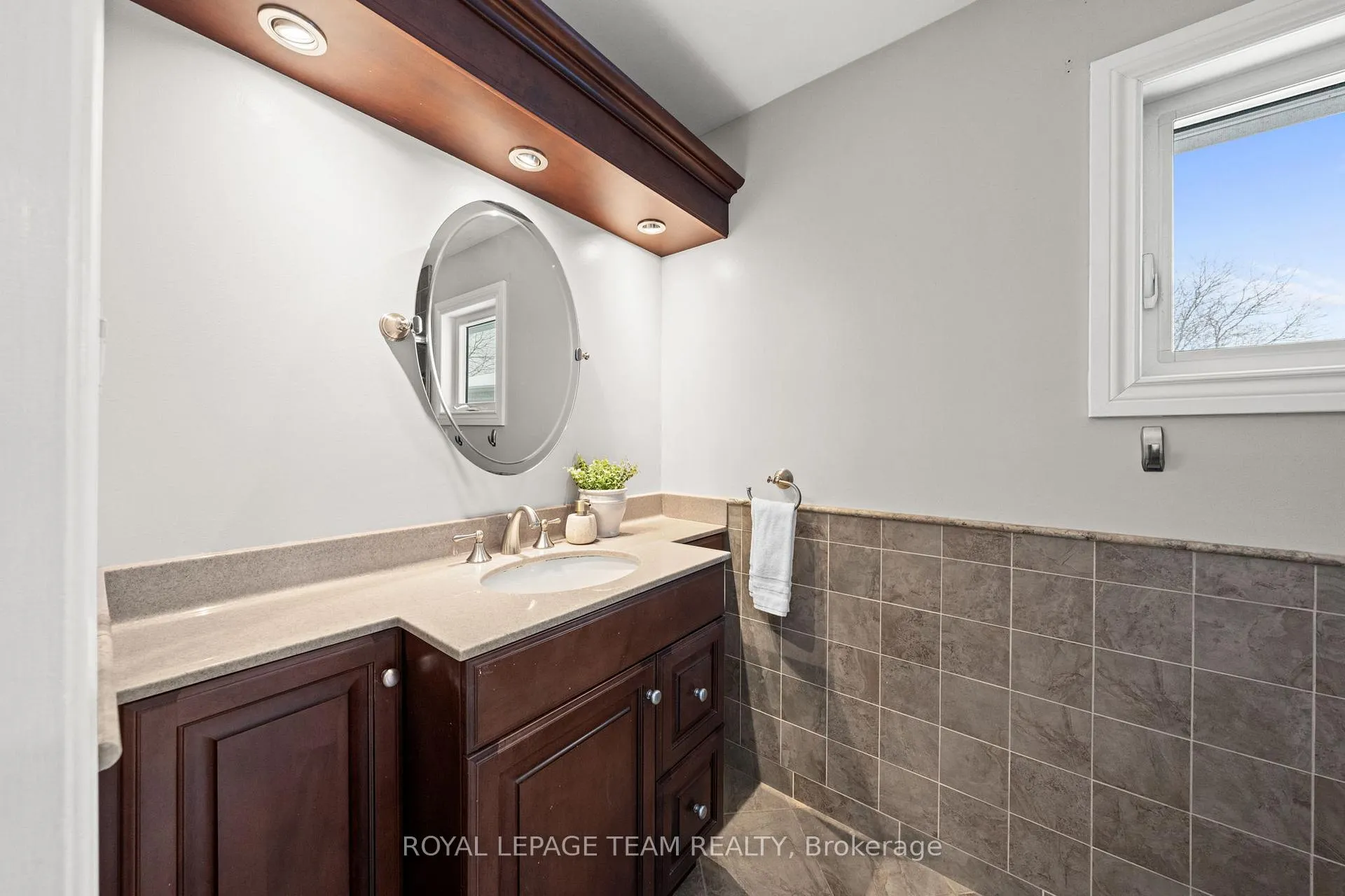 Photo 28 of 230 Allan Street, Smiths Falls — HOMEH
