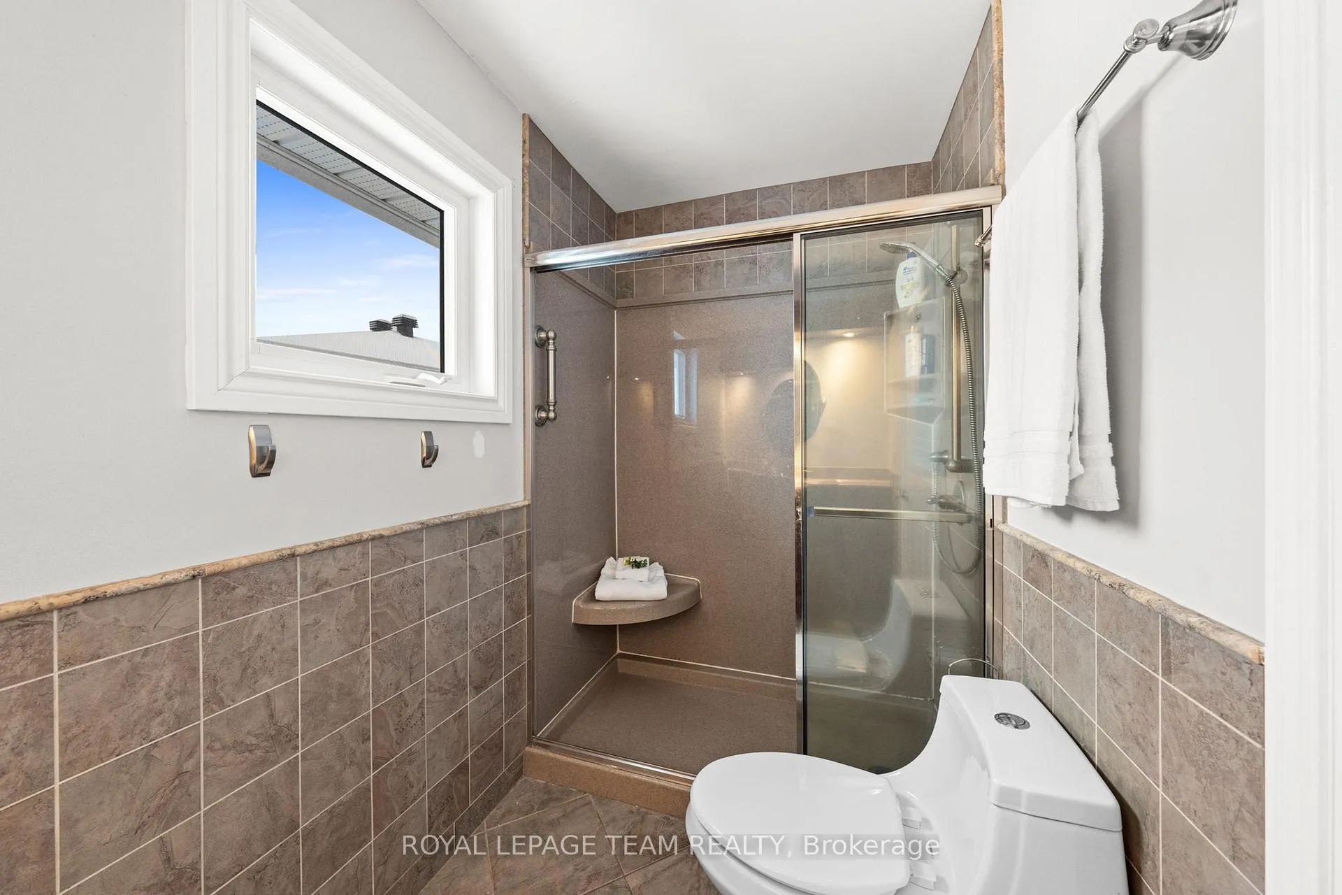 Photo 29 of 230 Allan Street, Smiths Falls — HOMEH