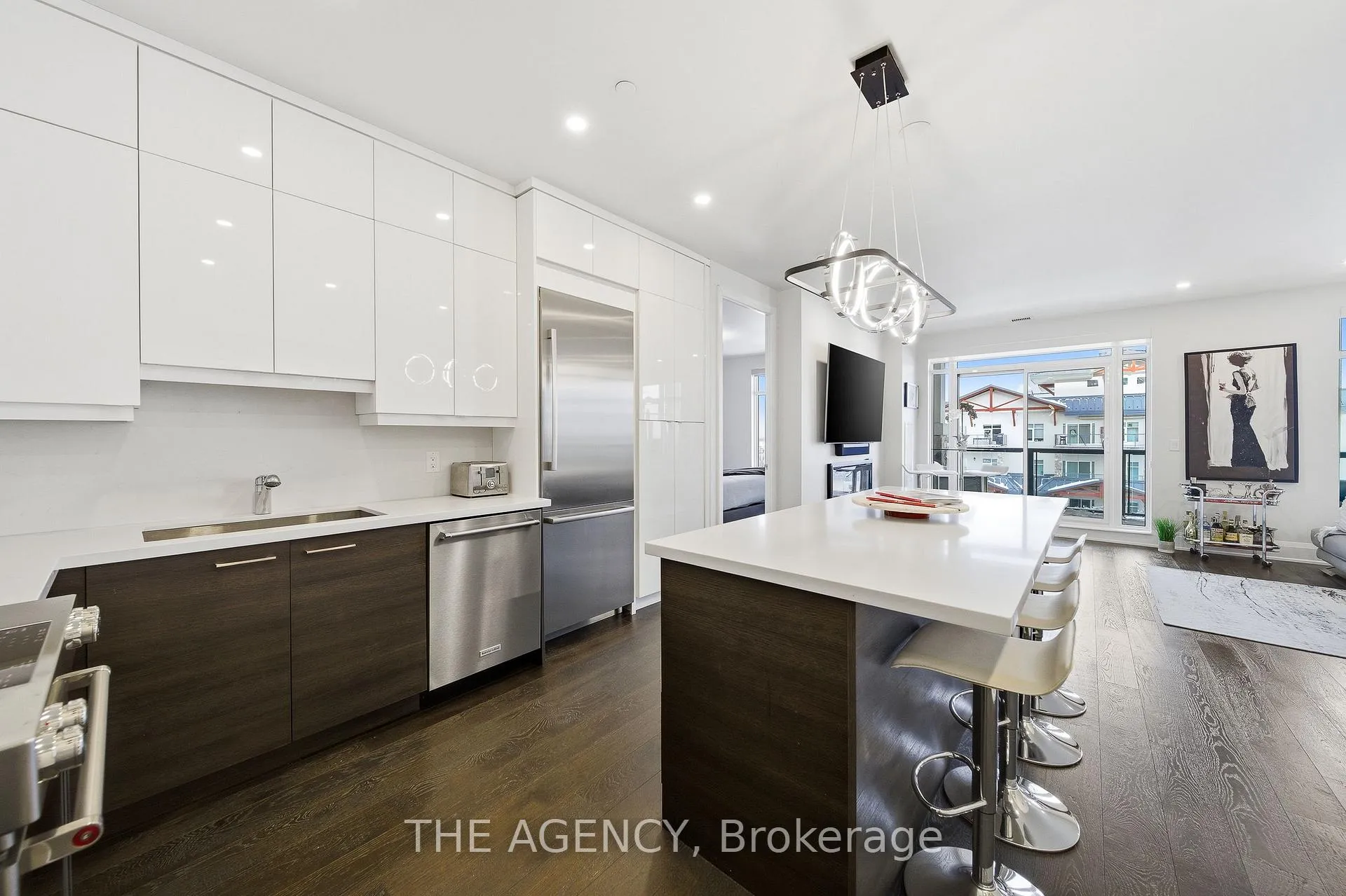 Front of Unit 604, 90 Orchard Point Road