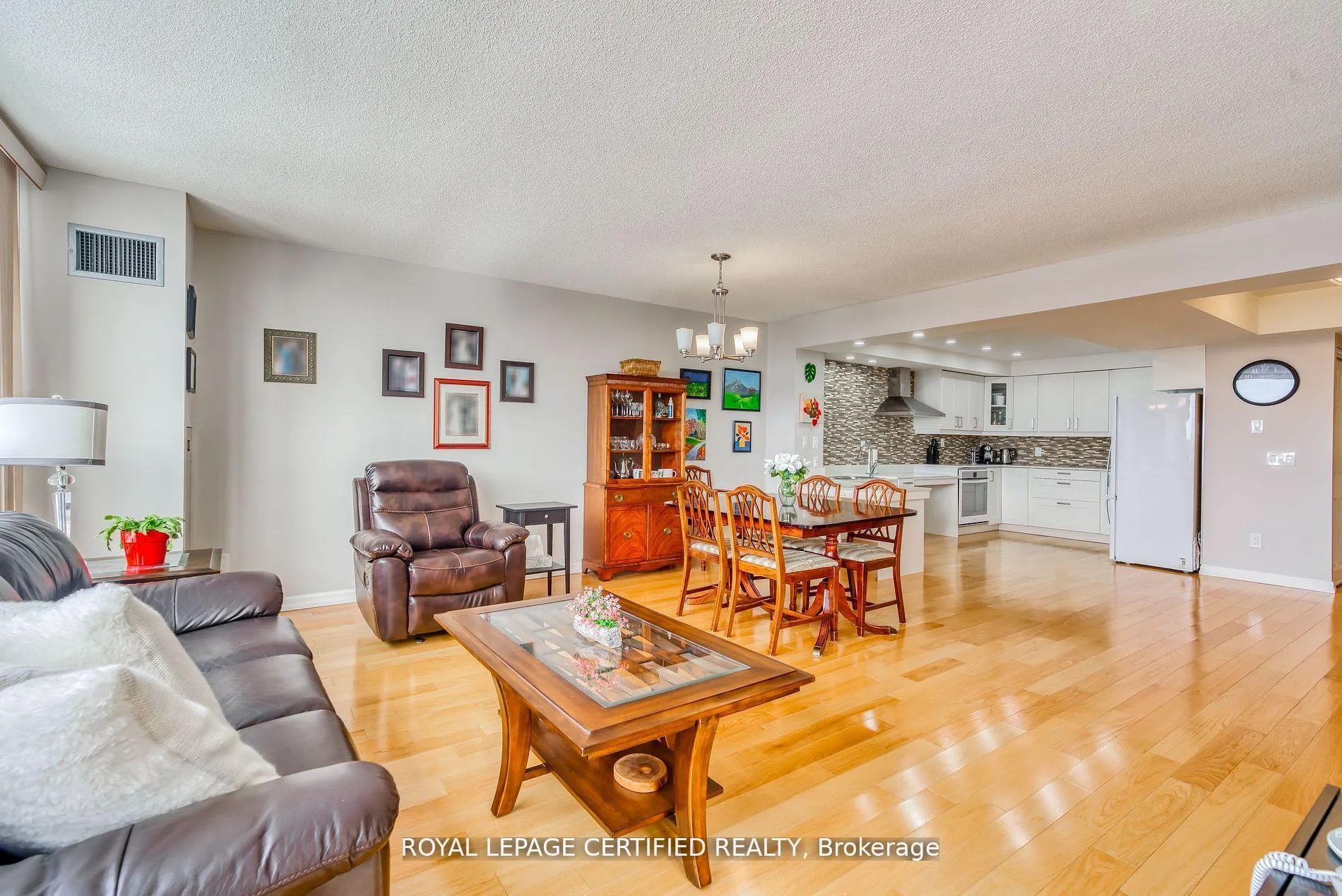 Photo 11 of Unit 505, 320 Mill Street S, Brampton, Brampton South — HOMEH