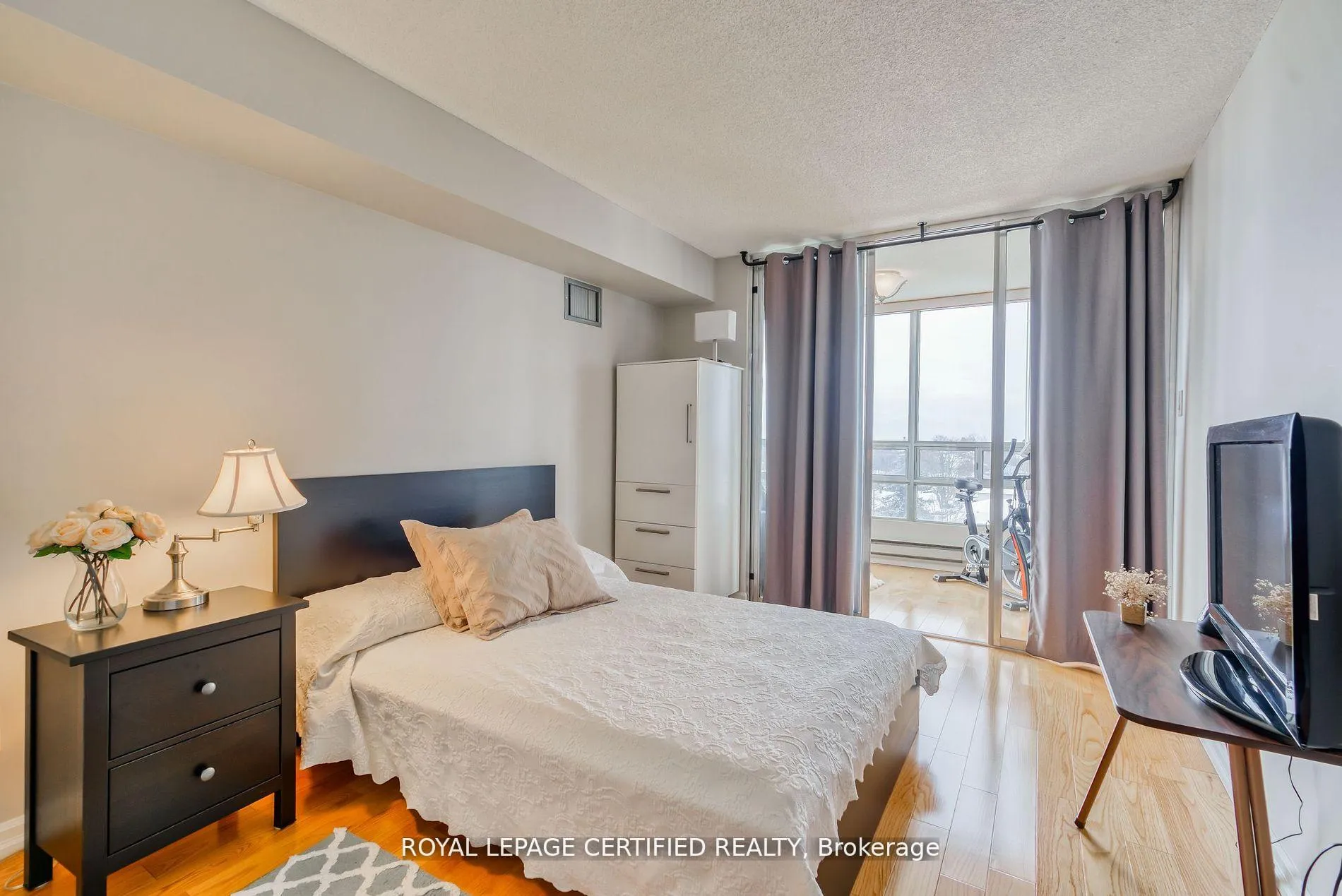 Photo 13 of Unit 505, 320 Mill Street S, Brampton, Brampton South — HOMEH