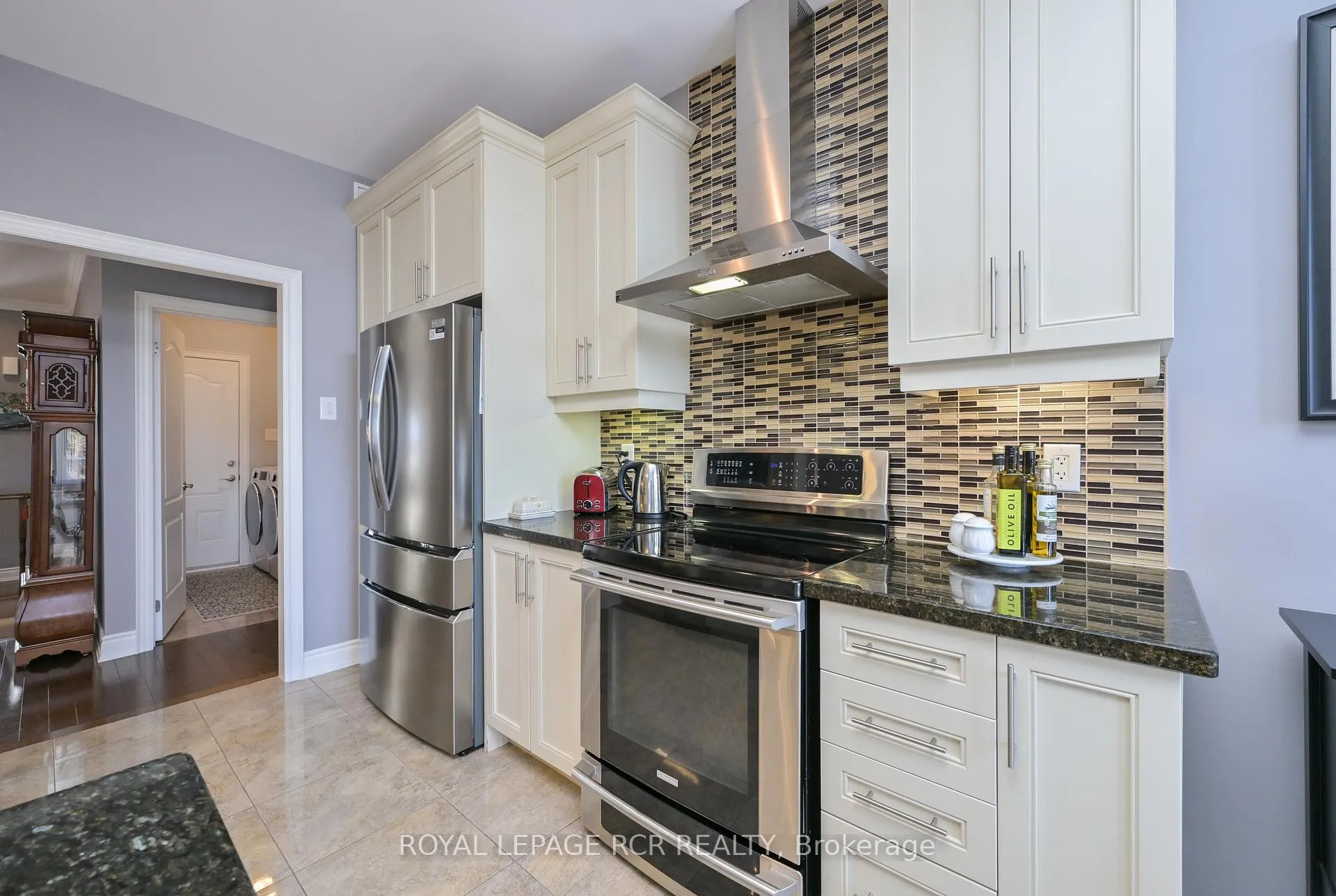 Photo 5 of 141 Ridge Way, New Tecumseth, Alliston — HOMEH
