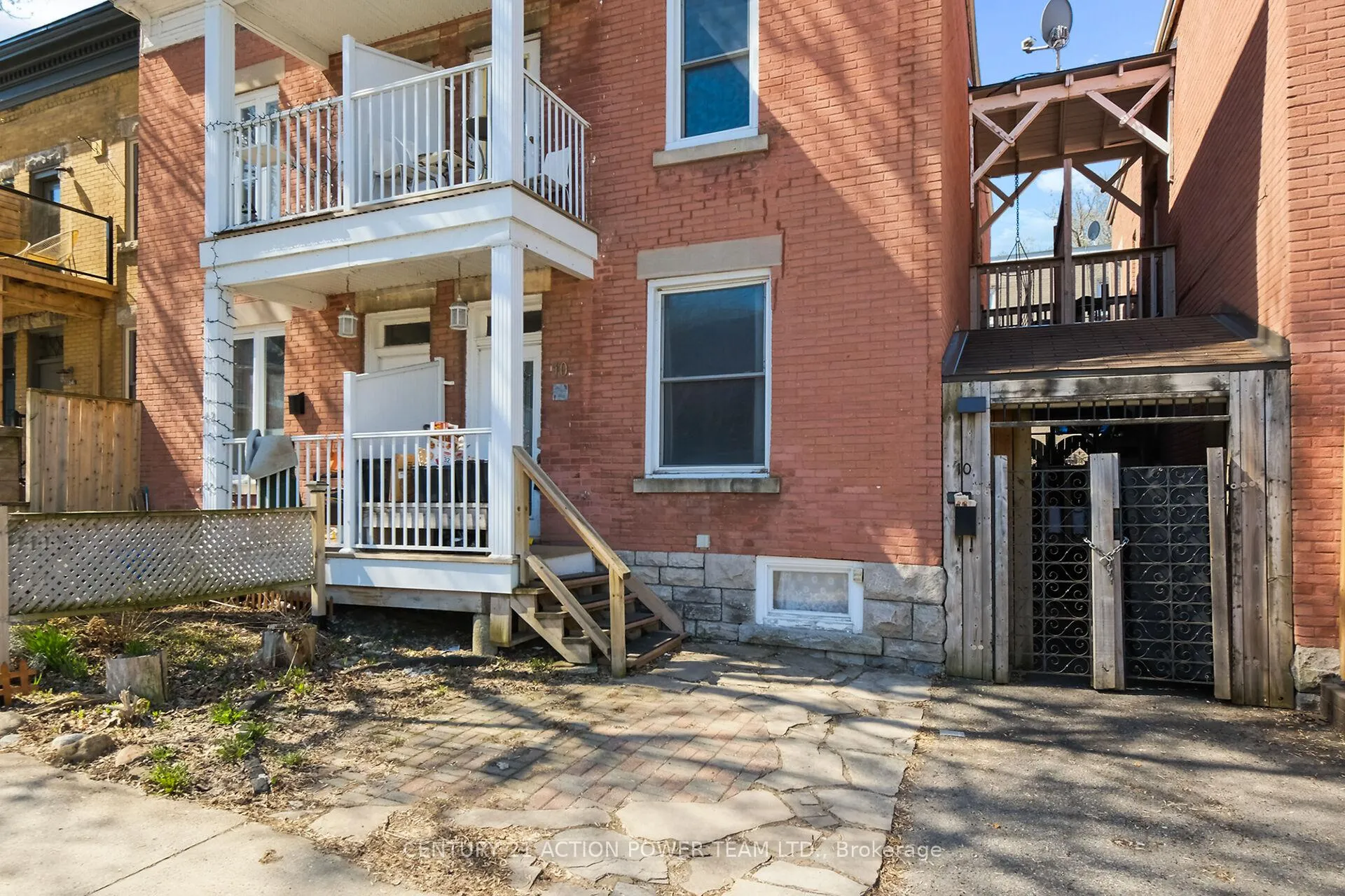 Photo 2 of 10 Lower Charlotte Street, Ottawa, Lower Town — HOMEH