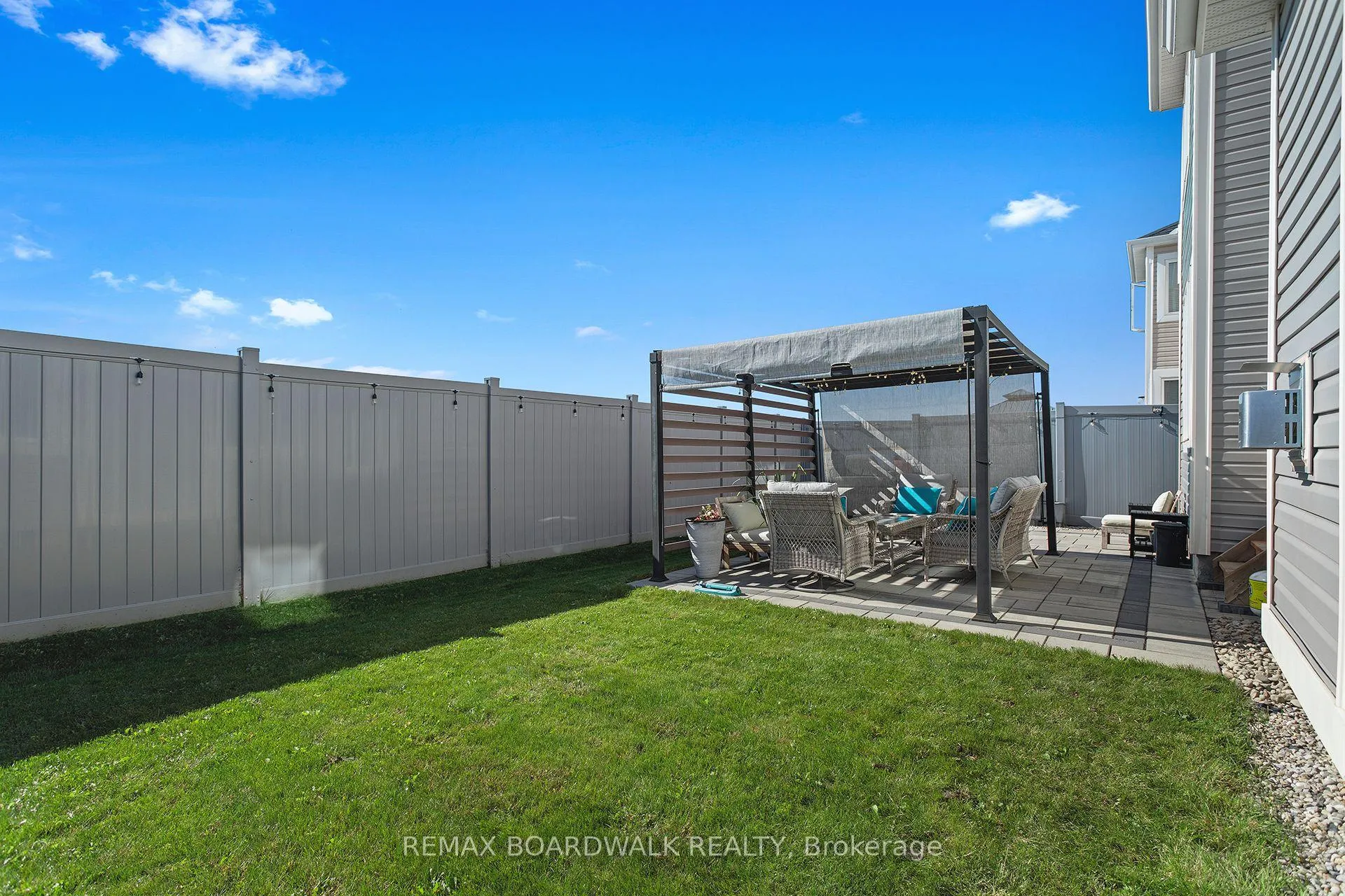 Photo 4 of 353 Sweetclover Way, Ottawa, Avalon West — HOMEH