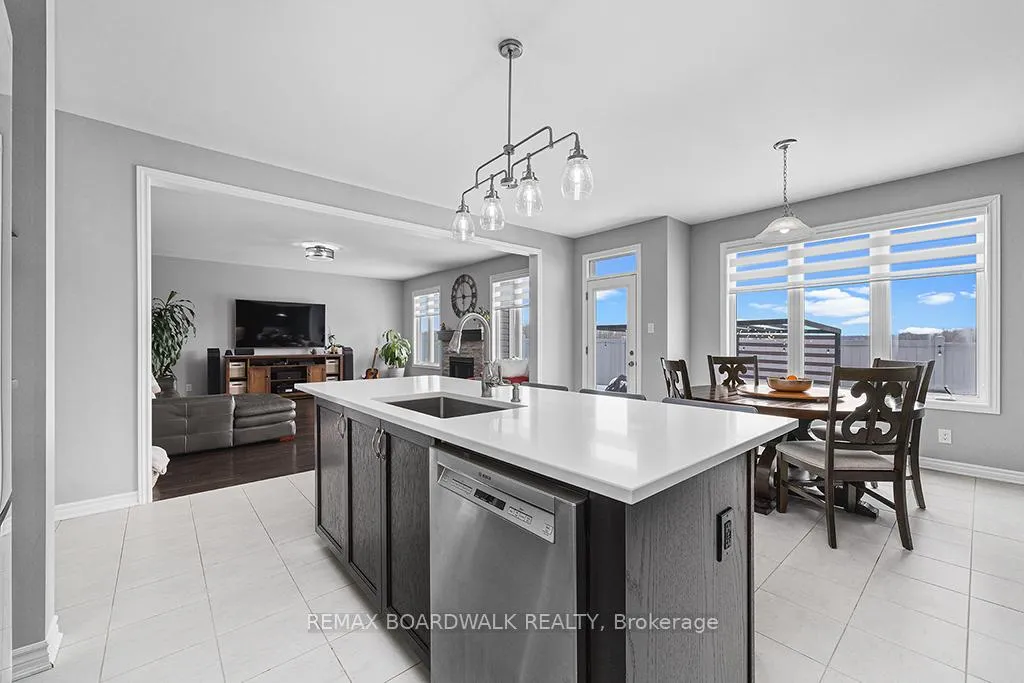 Photo 21 of 353 Sweetclover Way, Ottawa, Avalon West — HOMEH