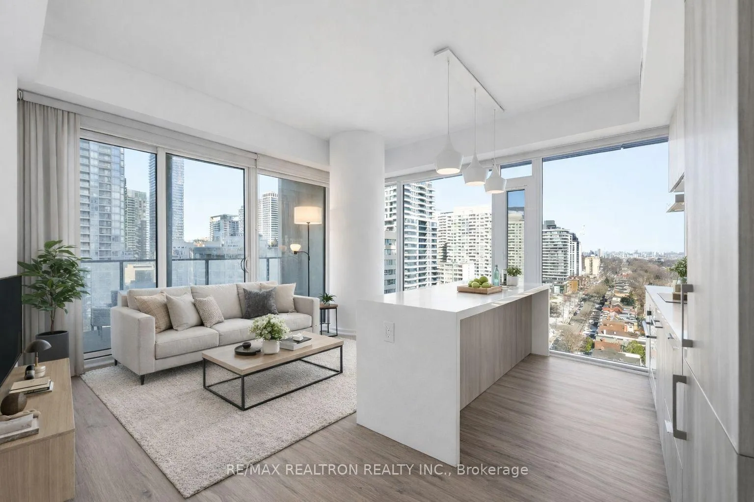 Photo 6 of Unit 1907, 5 Soudan Avenue, Toronto, Mount Pleasant West — HOMEH