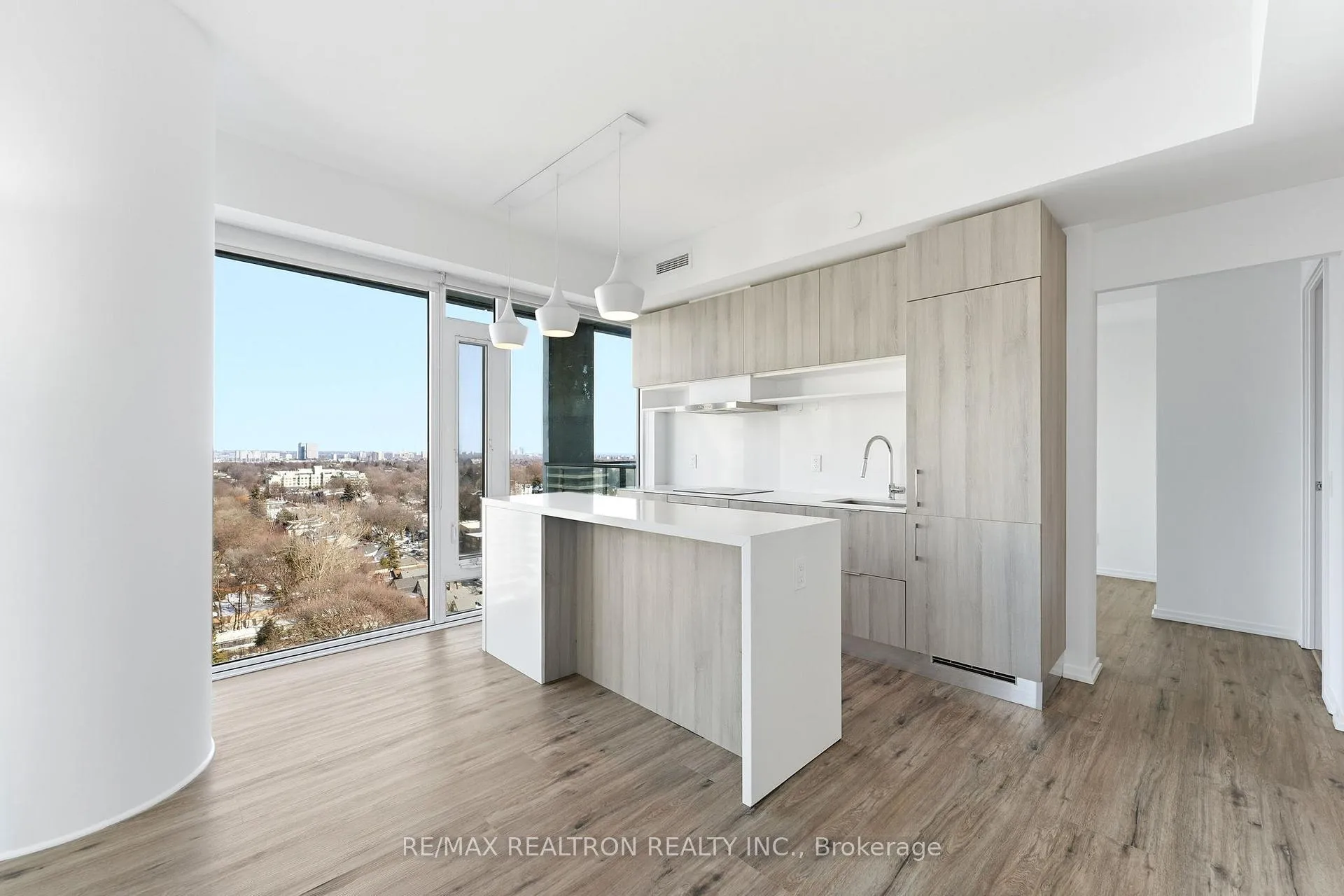 Photo 8 of Unit 1907, 5 Soudan Avenue, Toronto, Mount Pleasant West — HOMEH