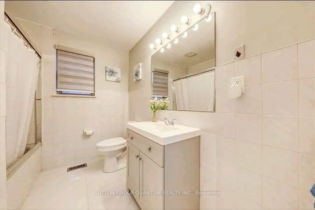 Front of Unit Upper Level, 574 Crerar Avenue