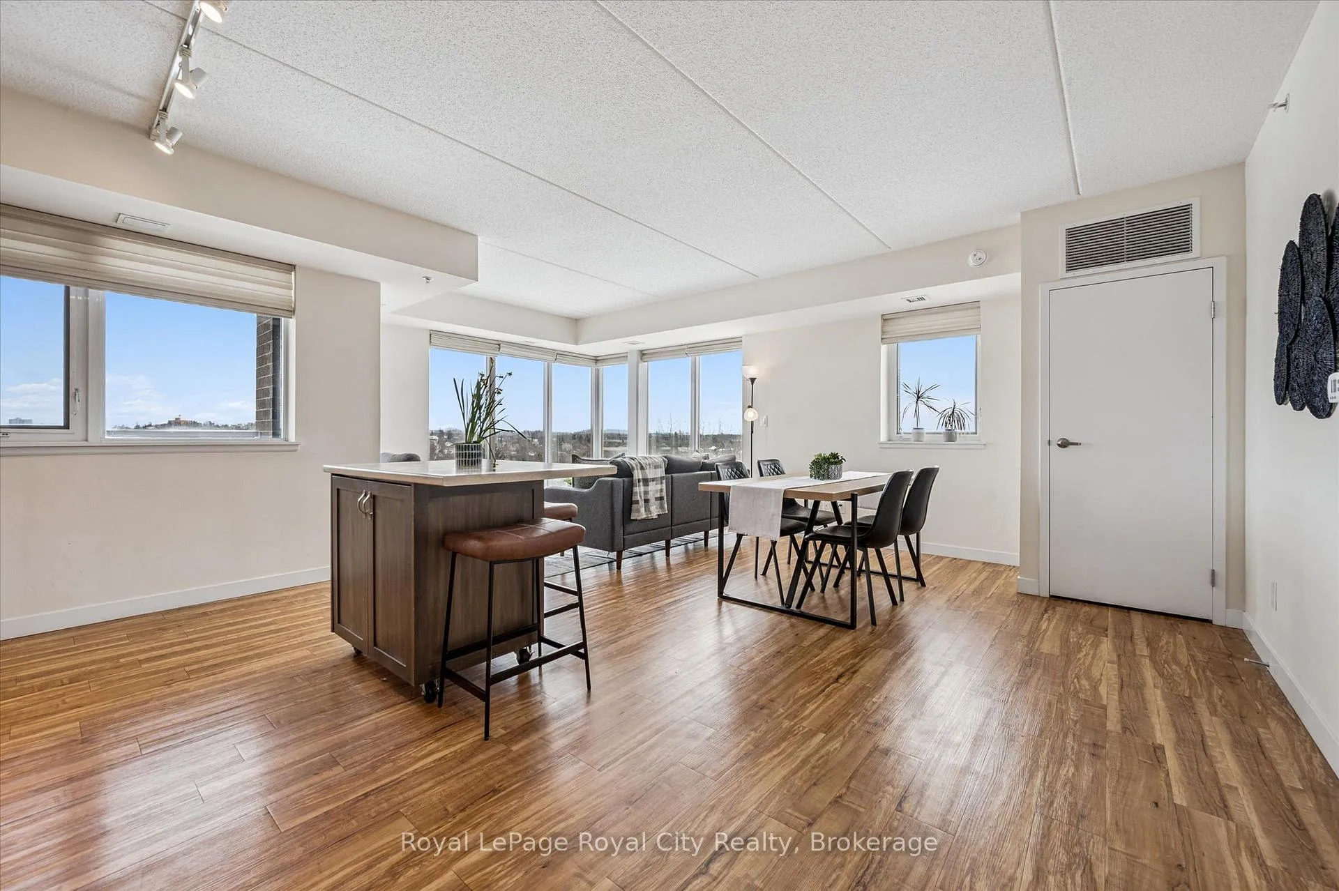Photo 9 of Unit 605, 5 Gordon Street, Guelph, Downtown — HOMEH