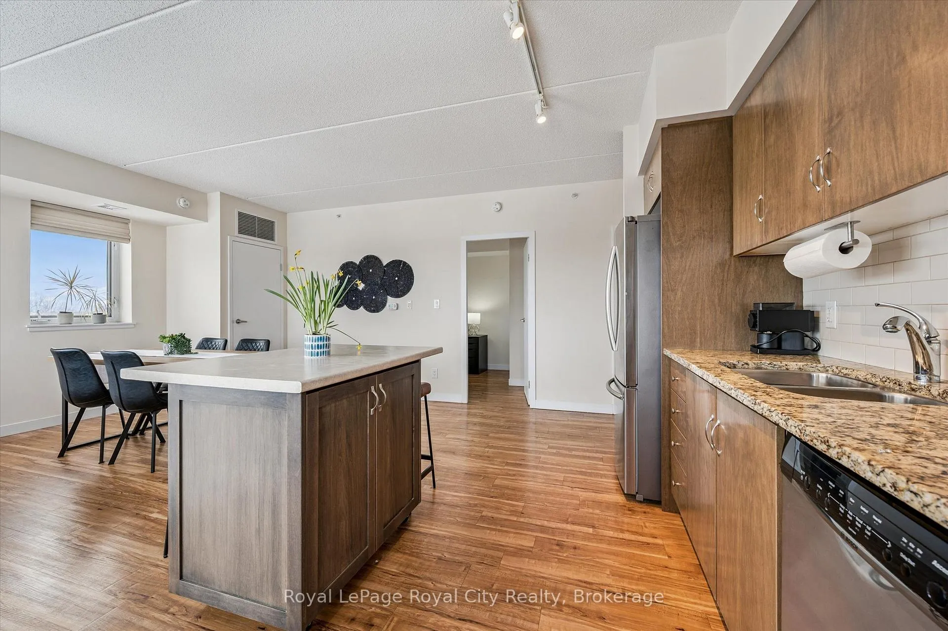 Photo 17 of Unit 605, 5 Gordon Street, Guelph, Downtown — HOMEH