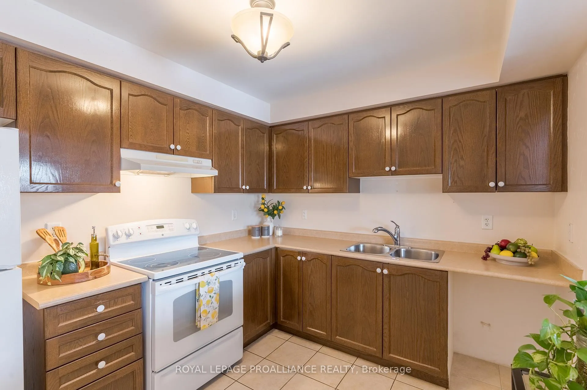 Photo 16 of 56 Toscana Drive, Whitby, Taunton North — HOMEH