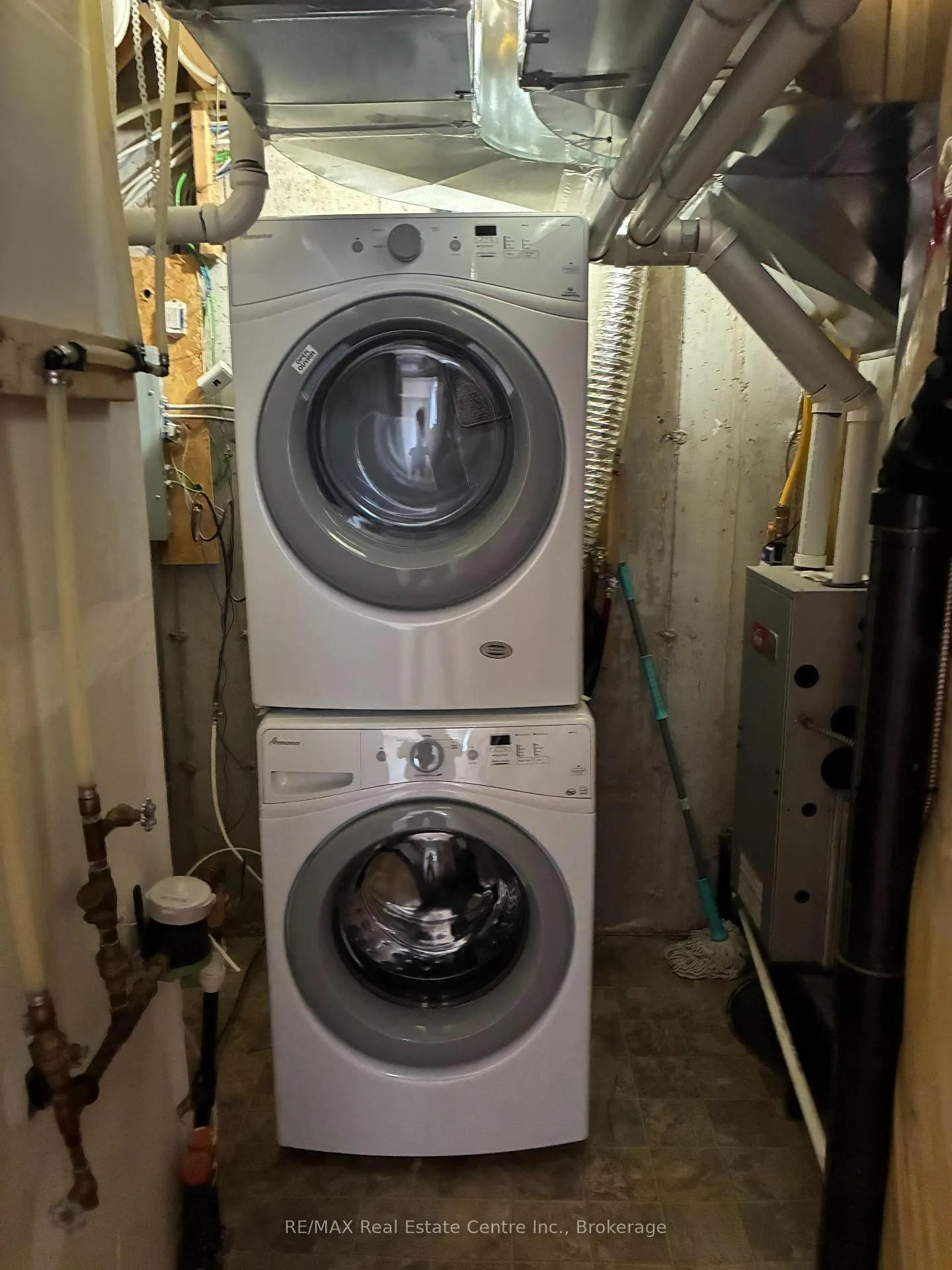 Photo 8 of Unit 1B, 32 Elmsdale Drive, Kitchener — HOMEH