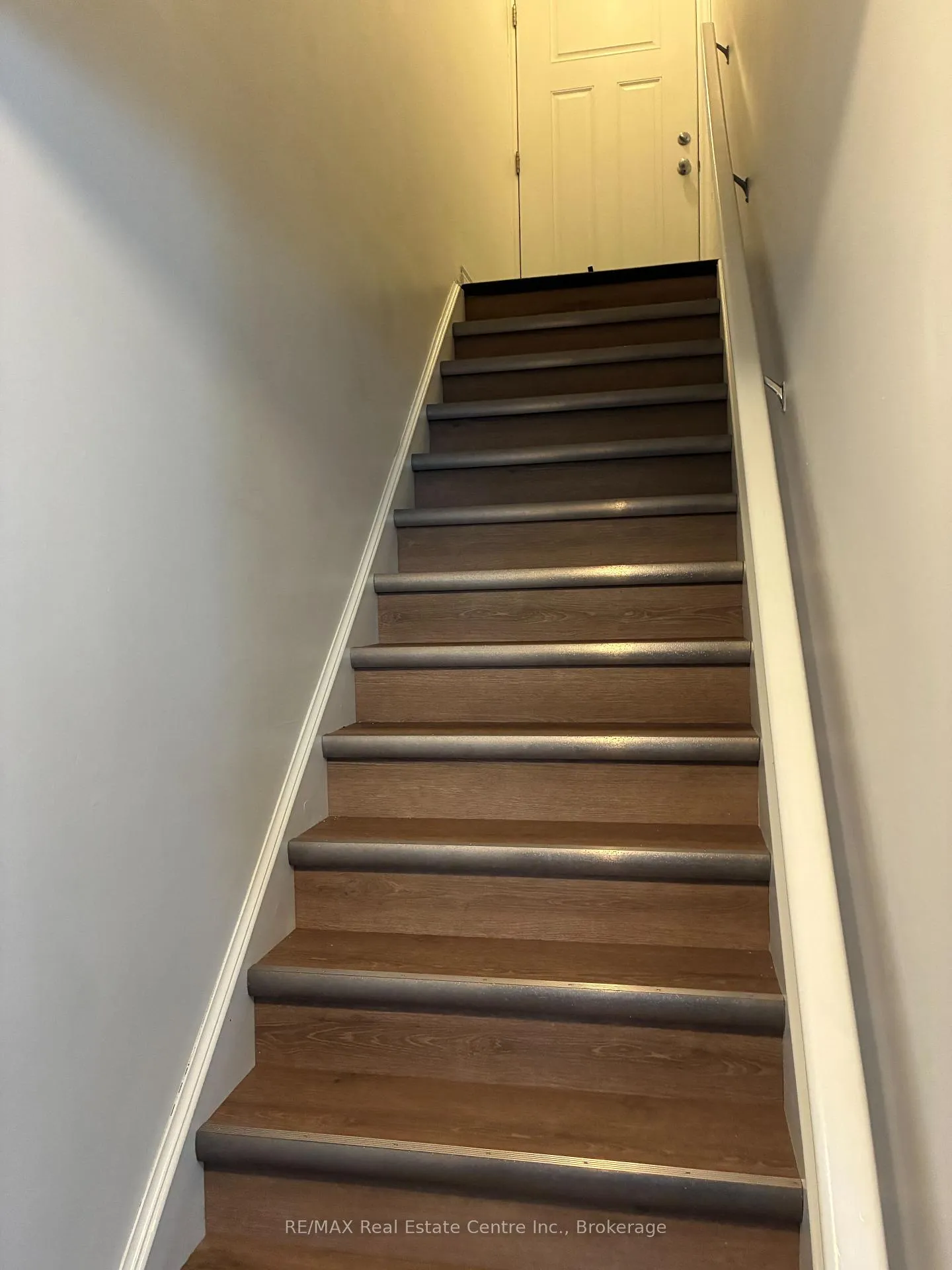 Photo 9 of Unit 1B, 32 Elmsdale Drive, Kitchener — HOMEH