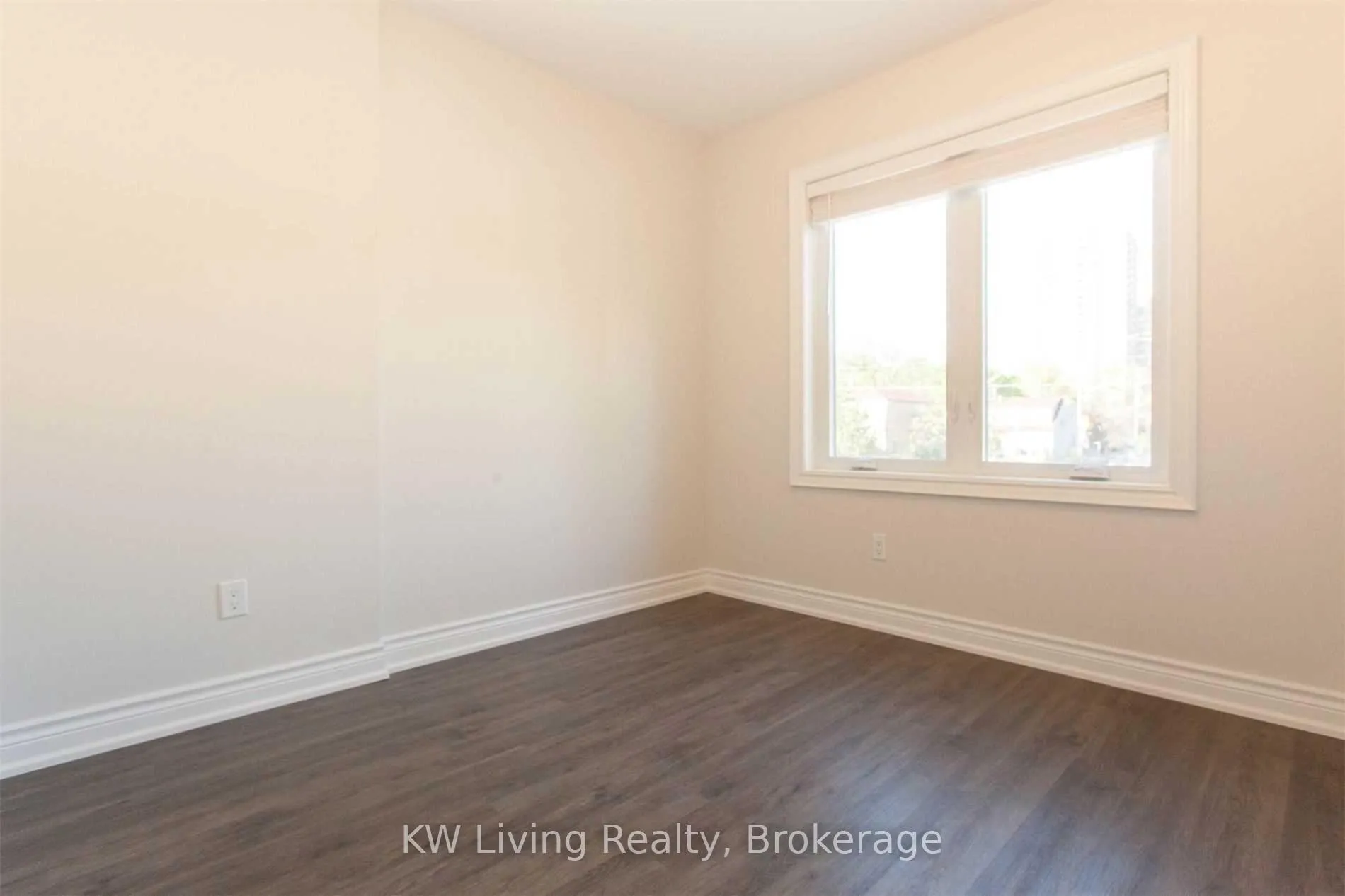 Photo 2 of Unit 3, 247 Chisholm Avenue, Toronto, Woodbine-Lumsden — HOMEH