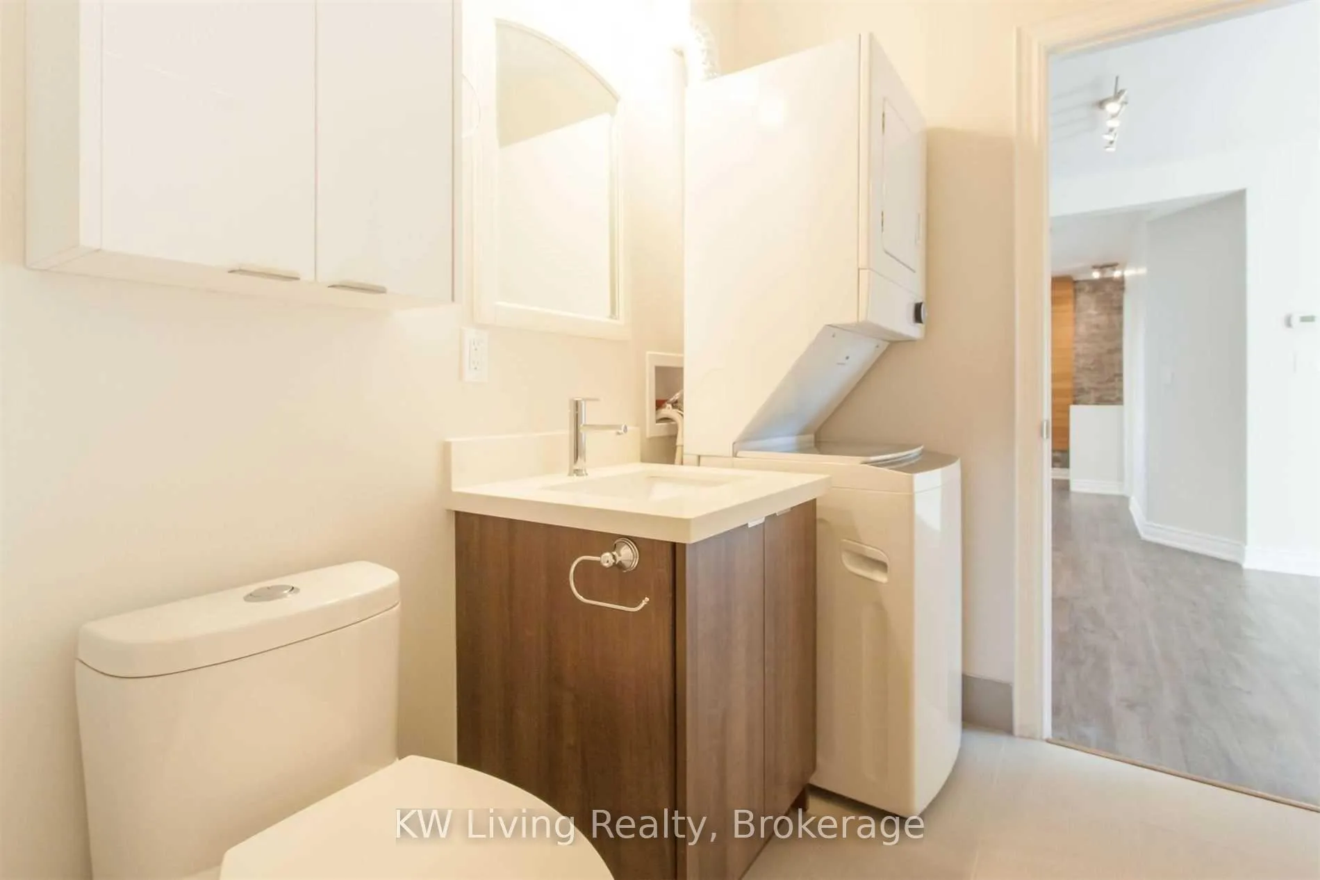 Photo 6 of Unit 3, 247 Chisholm Avenue, Toronto, Woodbine-Lumsden — HOMEH