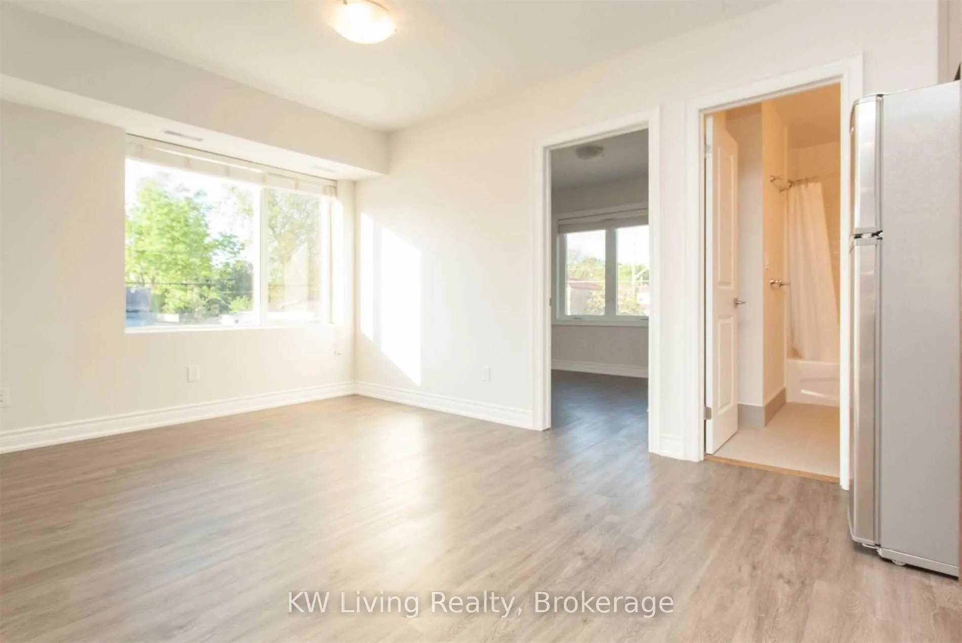 Photo 8 of Unit 3, 247 Chisholm Avenue, Toronto, Woodbine-Lumsden — HOMEH