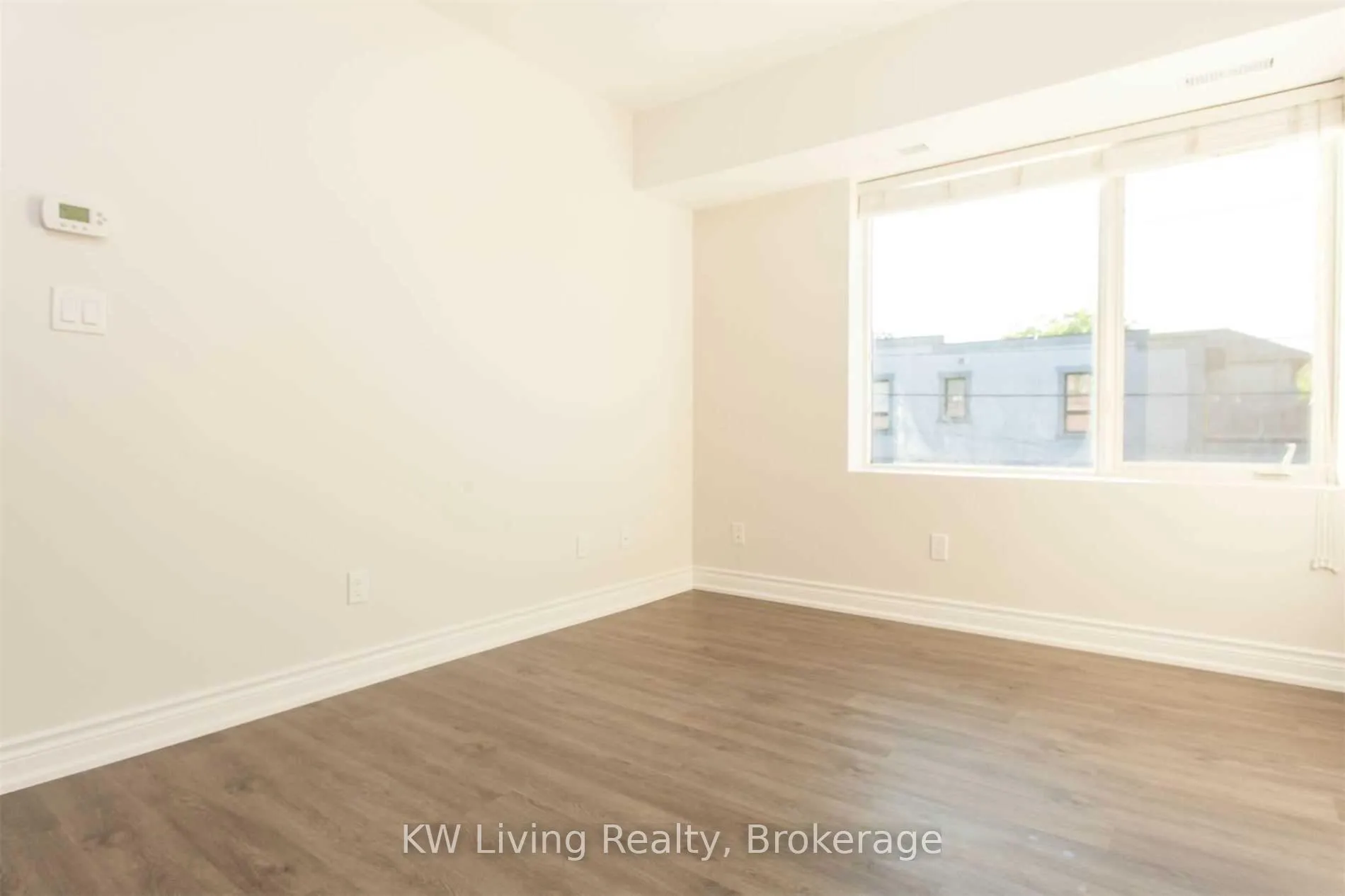 Photo 15 of Unit 3, 247 Chisholm Avenue, Toronto, Woodbine-Lumsden — HOMEH