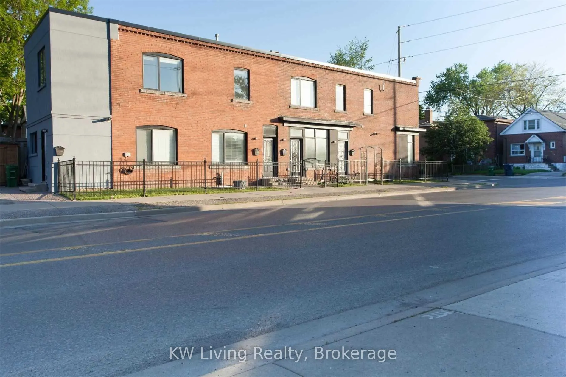 Photo 18 of Unit 3, 247 Chisholm Avenue, Toronto, Woodbine-Lumsden — HOMEH