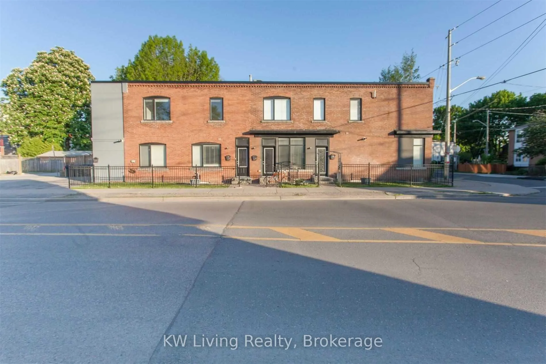 Photo 19 of Unit 3, 247 Chisholm Avenue, Toronto, Woodbine-Lumsden — HOMEH