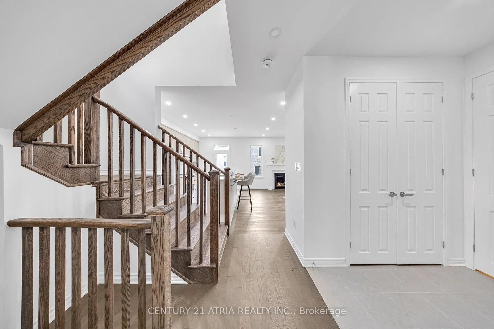 Photo 11 of 1331 Garthdale Street, Pickering, Rural Pickering — HOMEH