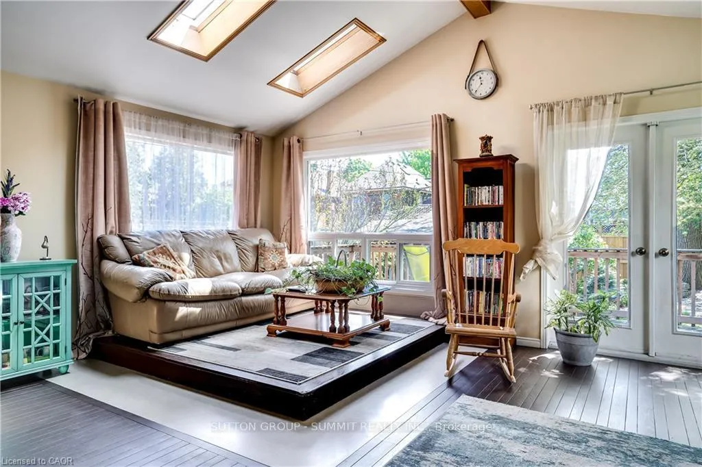 Photo 16 of 287 Graham Avenue S, Hamilton, Delta — HOMEH
