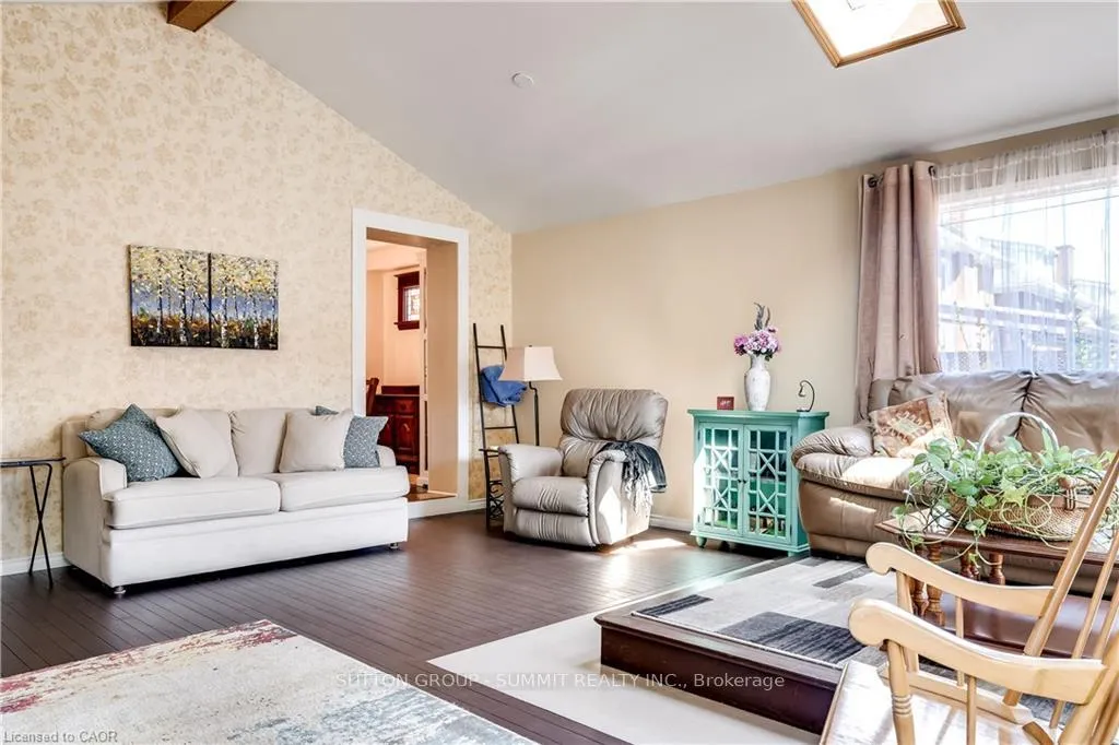 Photo 19 of 287 Graham Avenue S, Hamilton, Delta — HOMEH