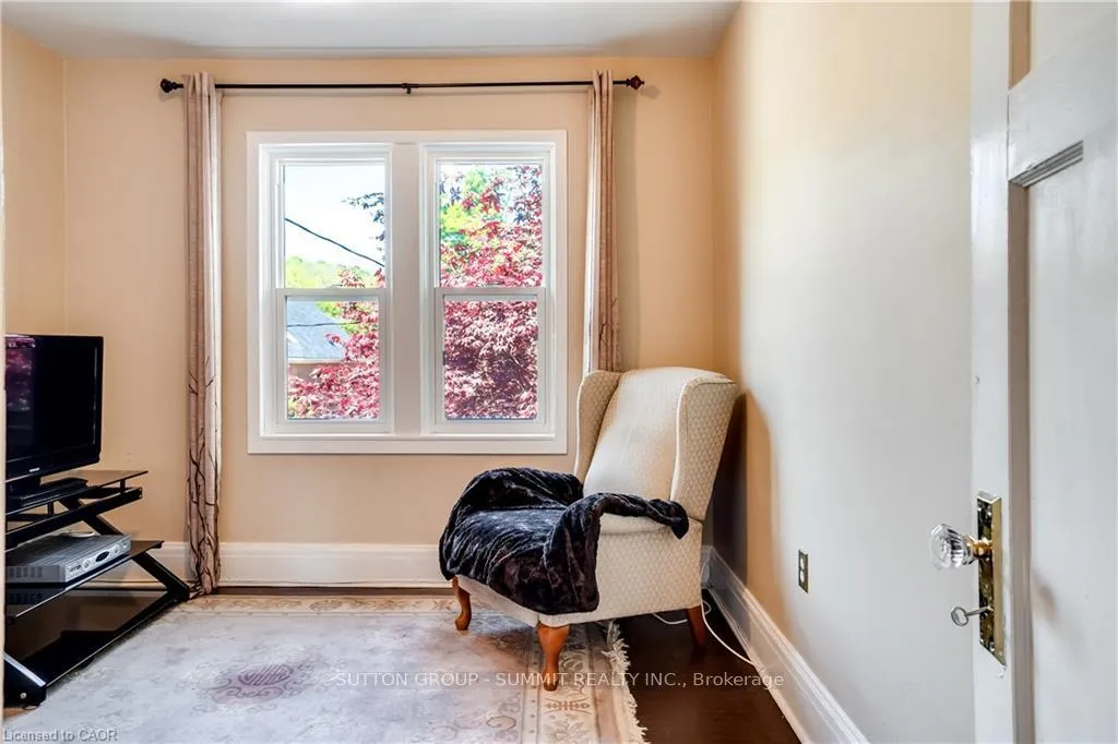 Photo 23 of 287 Graham Avenue S, Hamilton, Delta — HOMEH