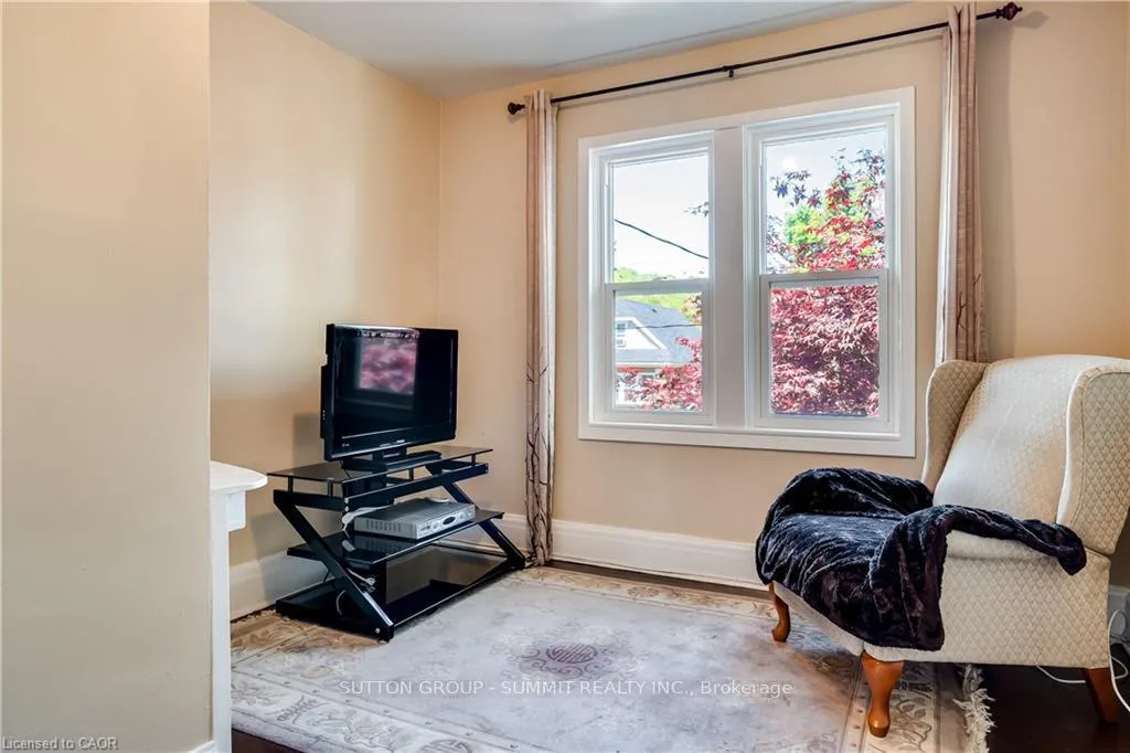 Photo 24 of 287 Graham Avenue S, Hamilton, Delta — HOMEH