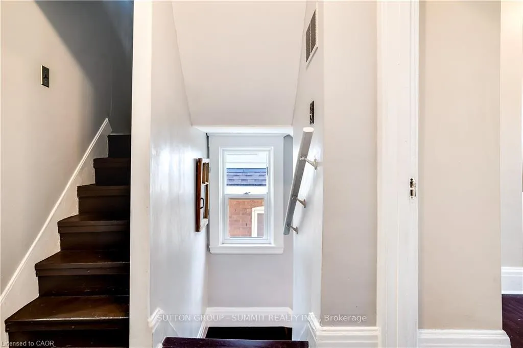 Photo 32 of 287 Graham Avenue S, Hamilton, Delta — HOMEH