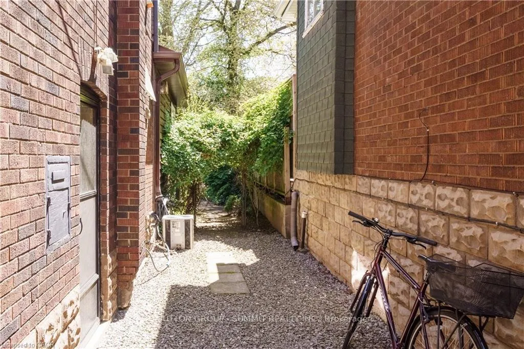 Photo 41 of 287 Graham Avenue S, Hamilton, Delta — HOMEH