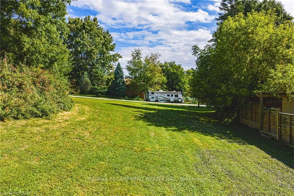 Photo 3 of 24 Rosebough Street, Hamilton, Dundas — HOMEH