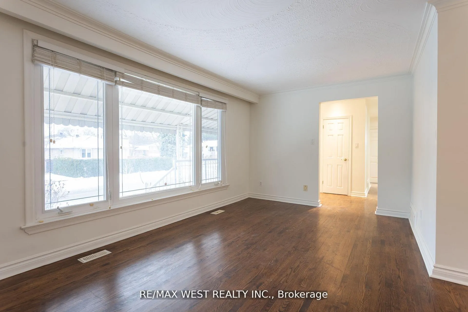 Photo 4 of Unit Main, 28 Paragon Road, Etobicoke, Kingsview Village-The Westway — HOMEH