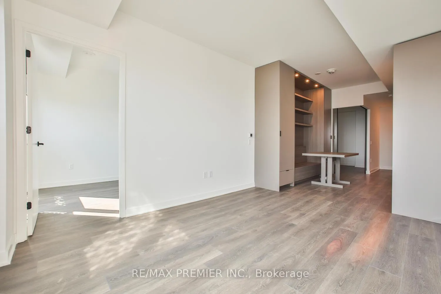 Photo 14 of Unit 4404, 55 Charles Street E, Toronto, Church-Yonge Corridor — HOMEH