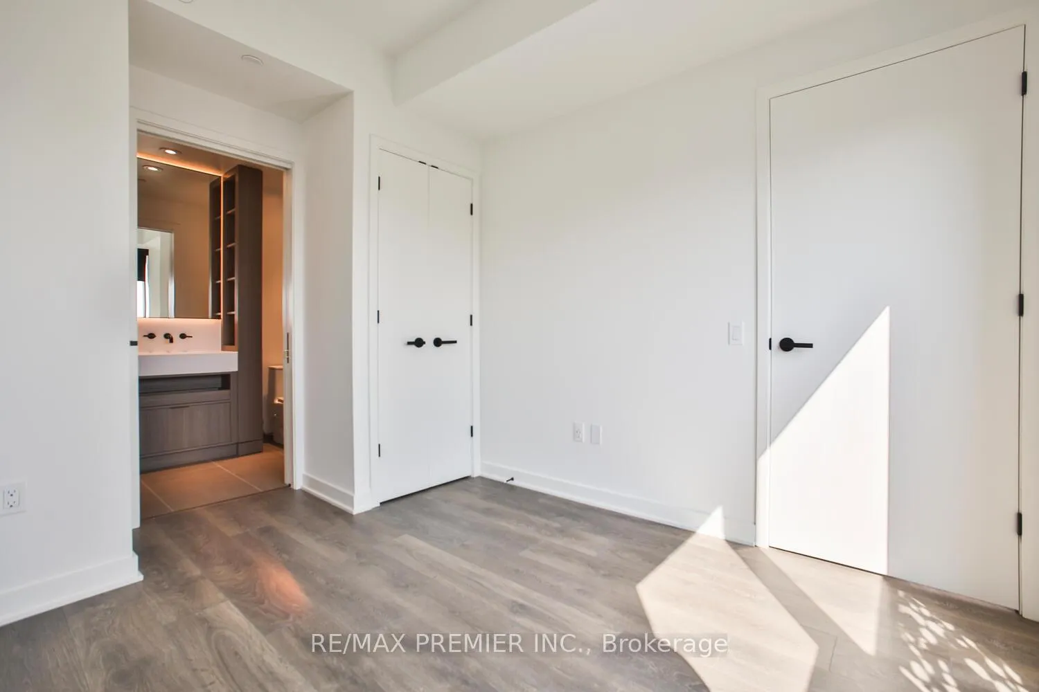 Photo 21 of Unit 4404, 55 Charles Street E, Toronto, Church-Yonge Corridor — HOMEH