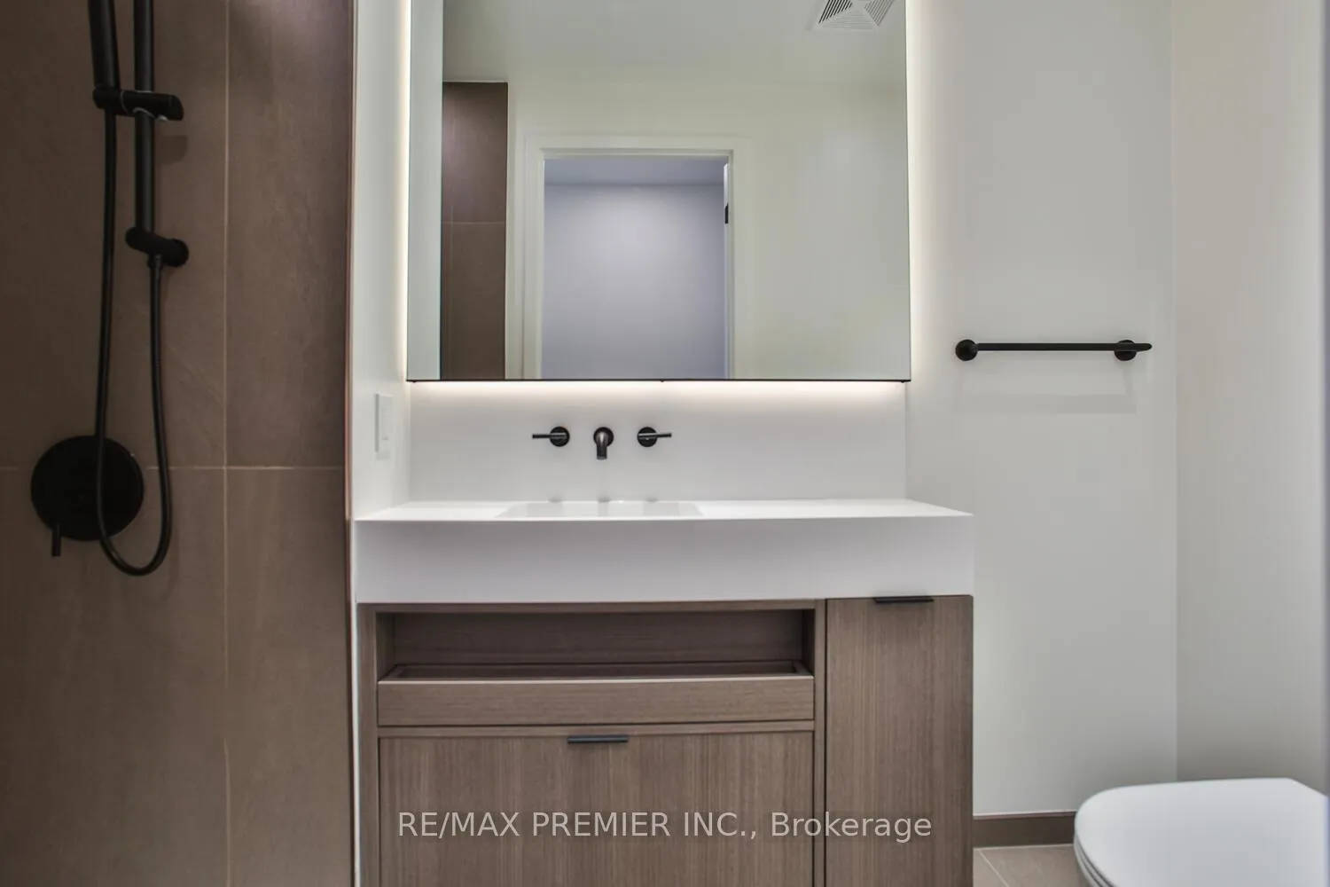 Photo 31 of Unit 4404, 55 Charles Street E, Toronto, Church-Yonge Corridor — HOMEH