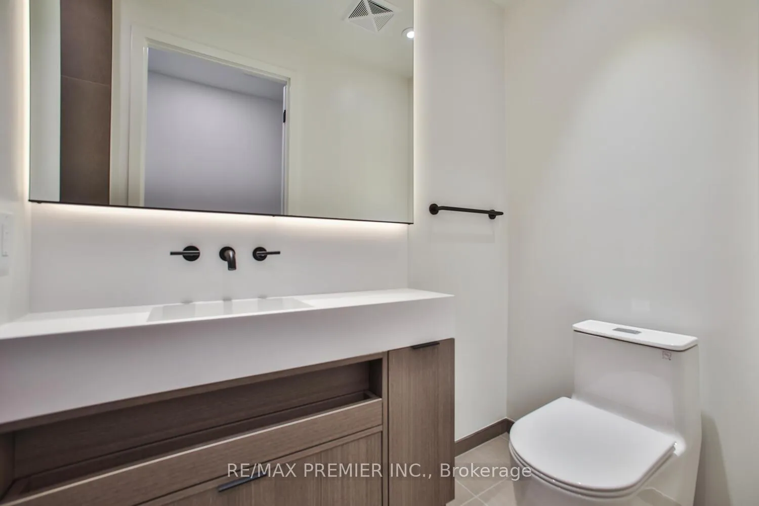 Photo 32 of Unit 4404, 55 Charles Street E, Toronto, Church-Yonge Corridor — HOMEH