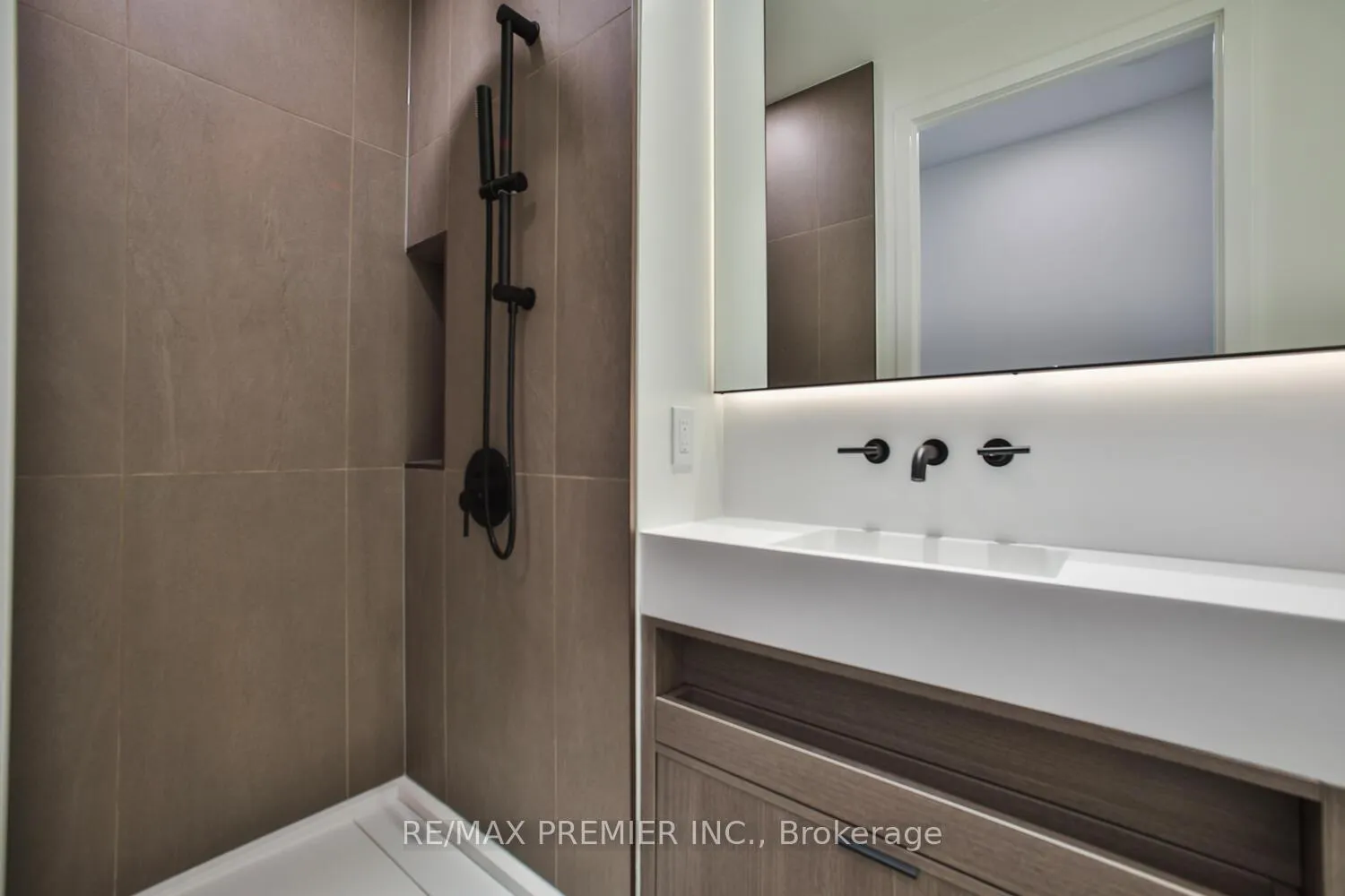 Photo 33 of Unit 4404, 55 Charles Street E, Toronto, Church-Yonge Corridor — HOMEH