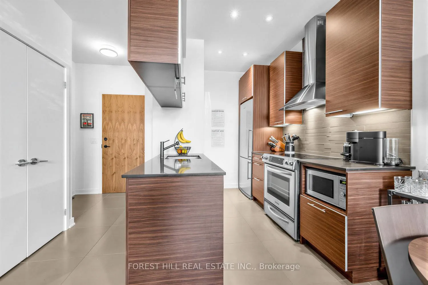 Photo 7 of Unit 628, 1 Market Street, Toronto, Waterfront Communities — HOMEH