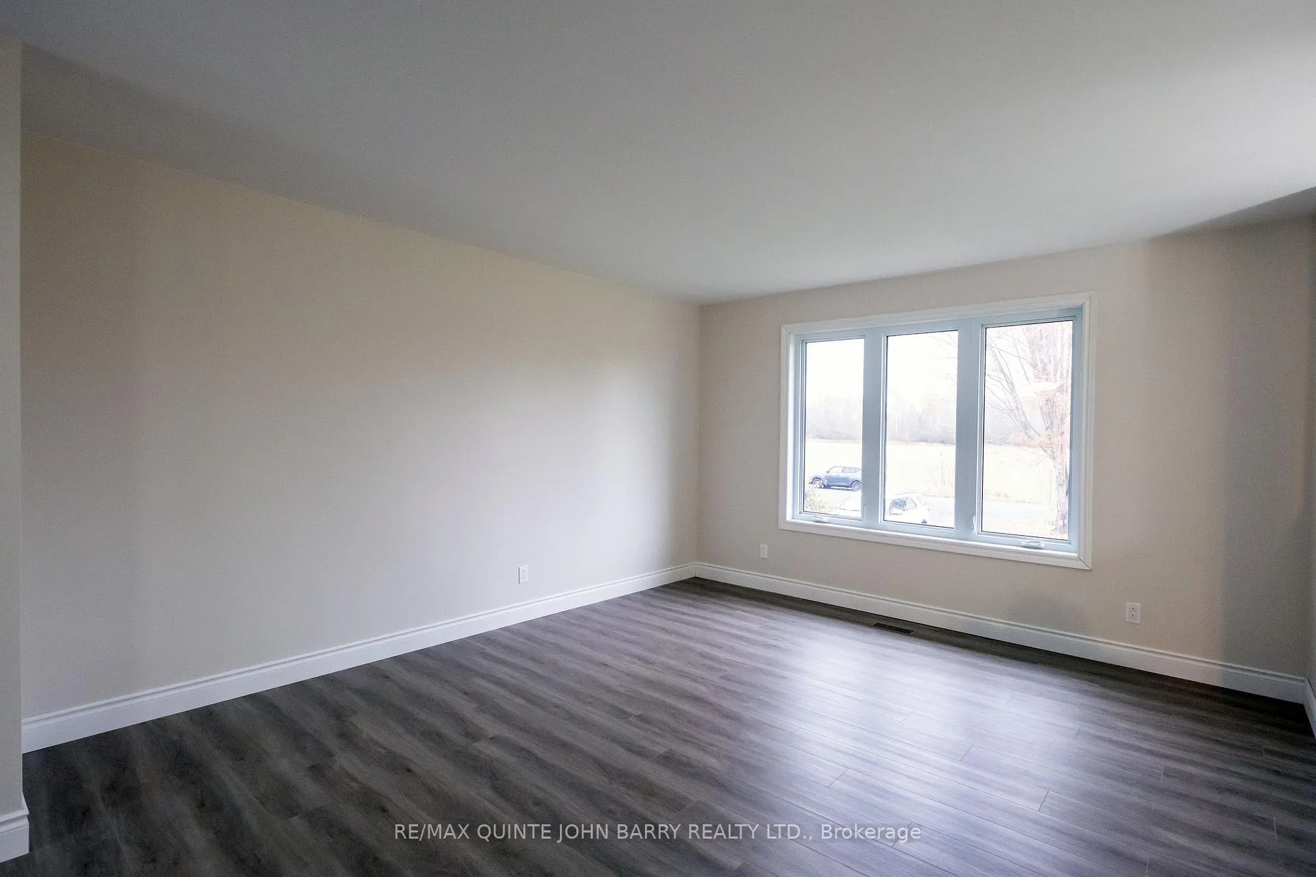Photo 4 of 113 Barcovan Beach Road, Quinte West, Murray Ward — HOMEH