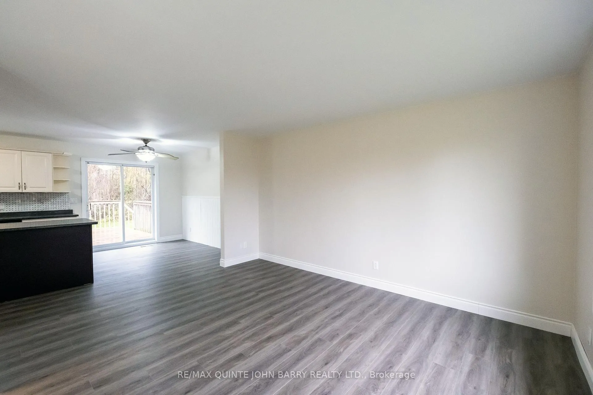 Photo 5 of 113 Barcovan Beach Road, Quinte West, Murray Ward — HOMEH