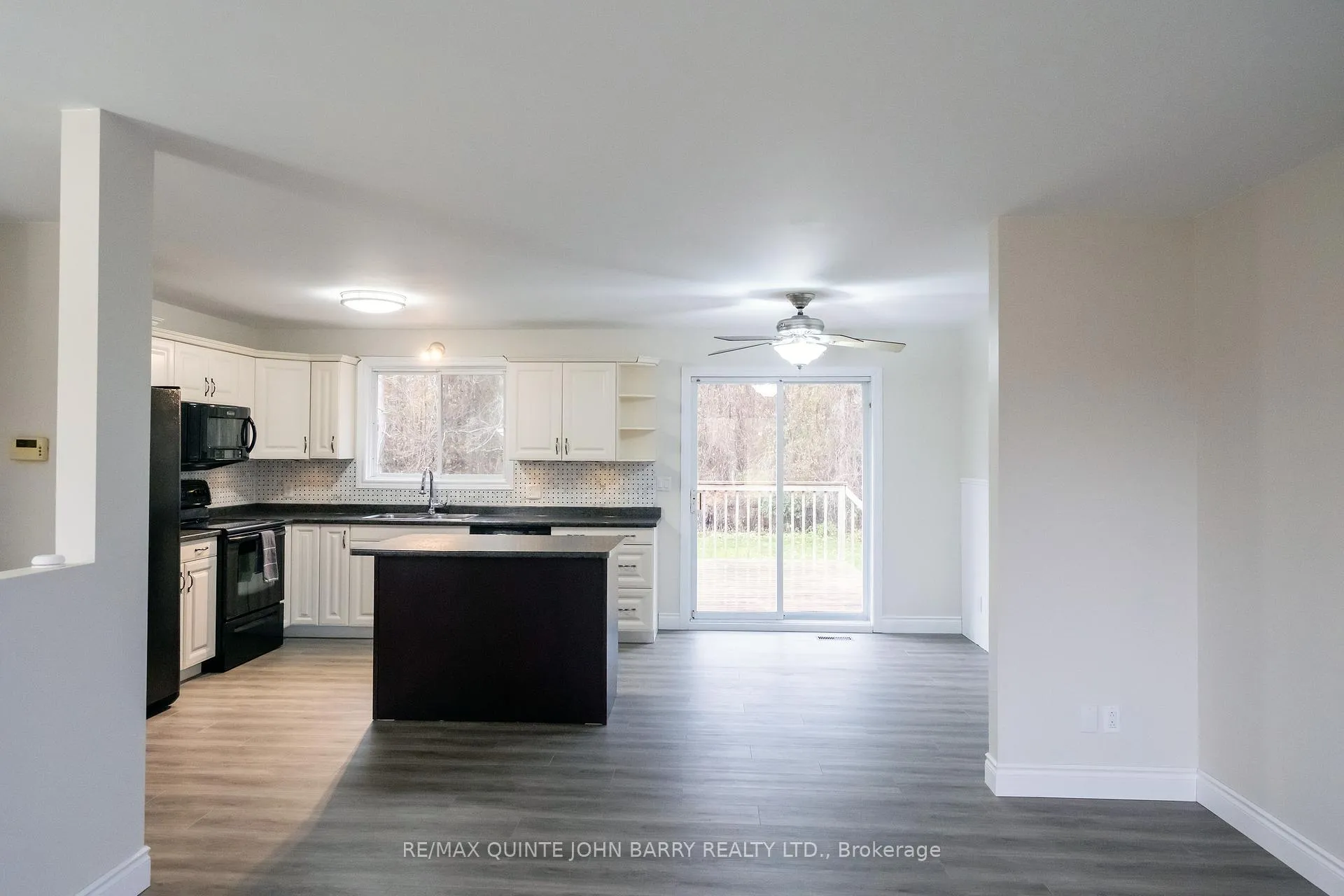 Photo 7 of 113 Barcovan Beach Road, Quinte West, Murray Ward — HOMEH