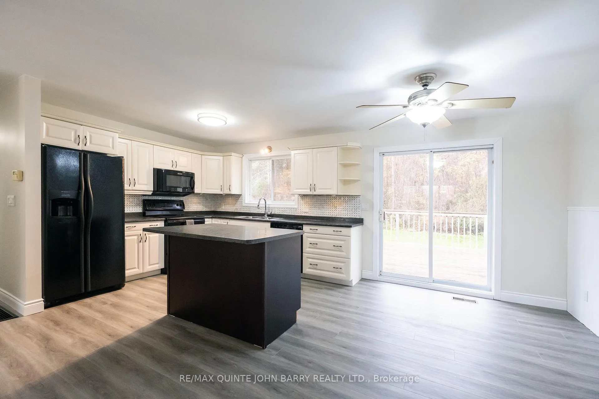 Photo 8 of 113 Barcovan Beach Road, Quinte West, Murray Ward — HOMEH