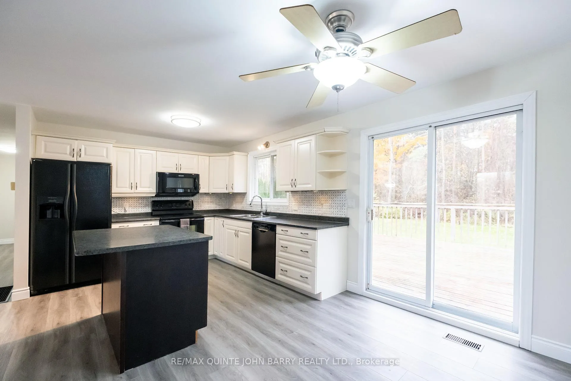 Photo 9 of 113 Barcovan Beach Road, Quinte West, Murray Ward — HOMEH