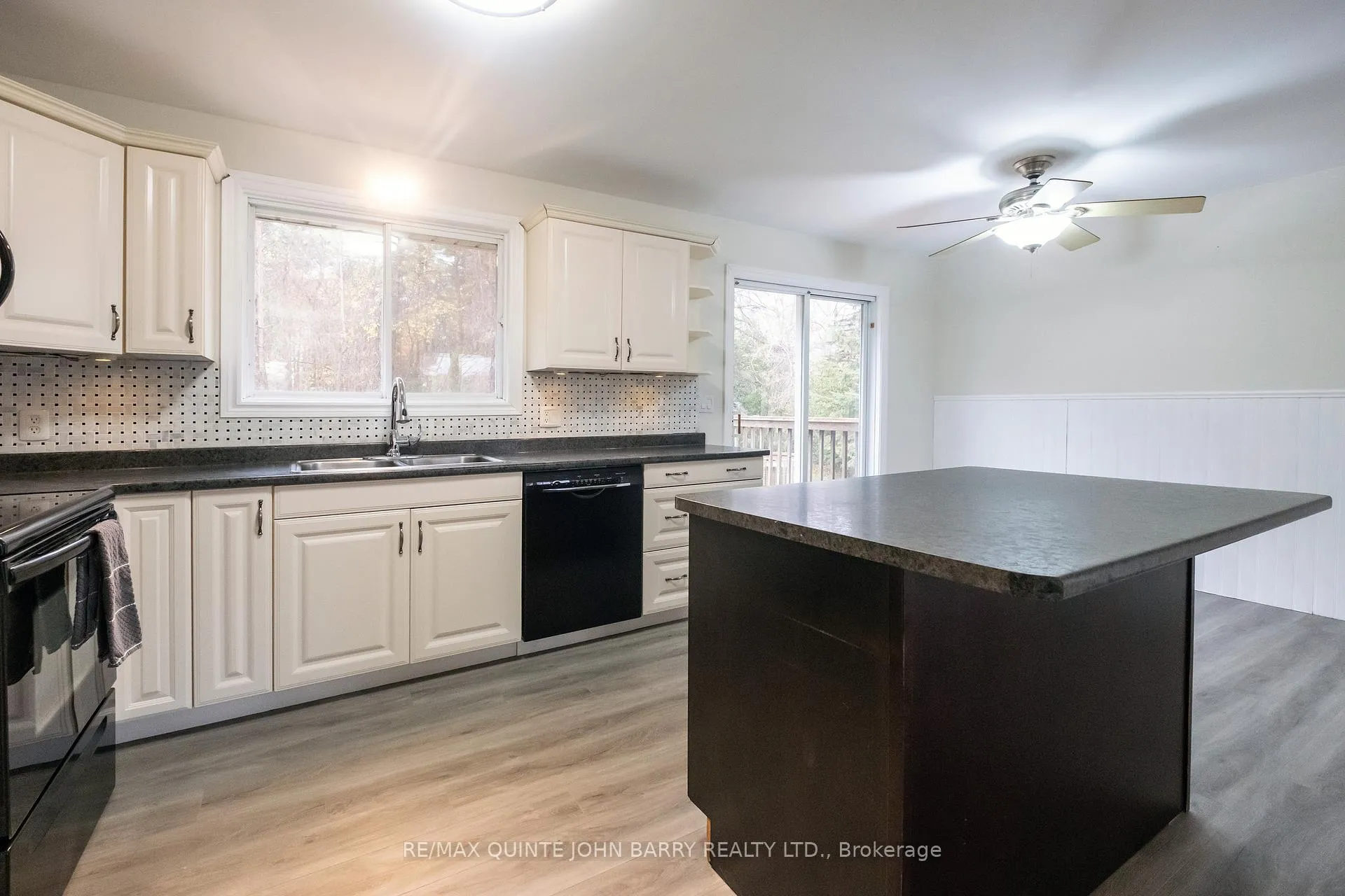 Photo 13 of 113 Barcovan Beach Road, Quinte West, Murray Ward — HOMEH
