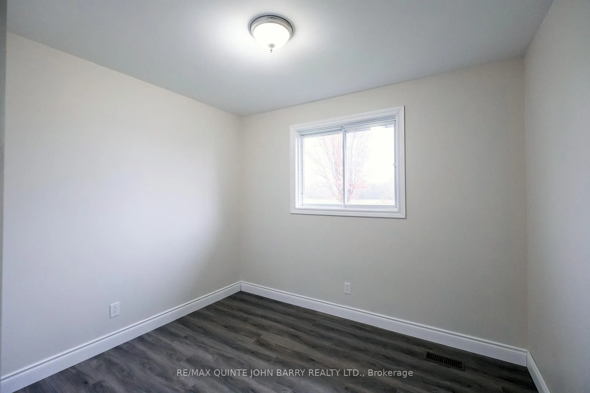 Photo 15 of 113 Barcovan Beach Road, Quinte West, Murray Ward — HOMEH
