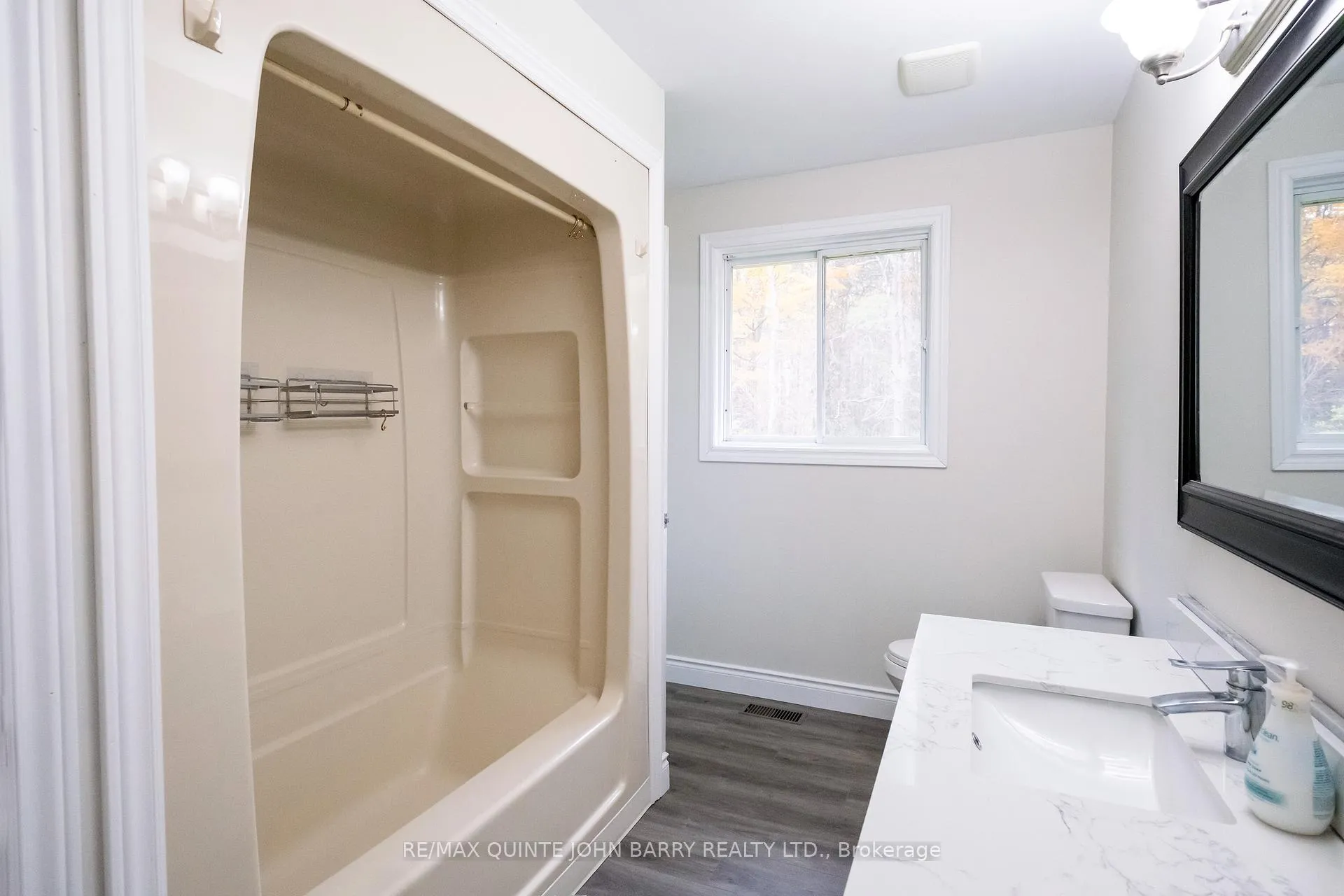 Photo 16 of 113 Barcovan Beach Road, Quinte West, Murray Ward — HOMEH