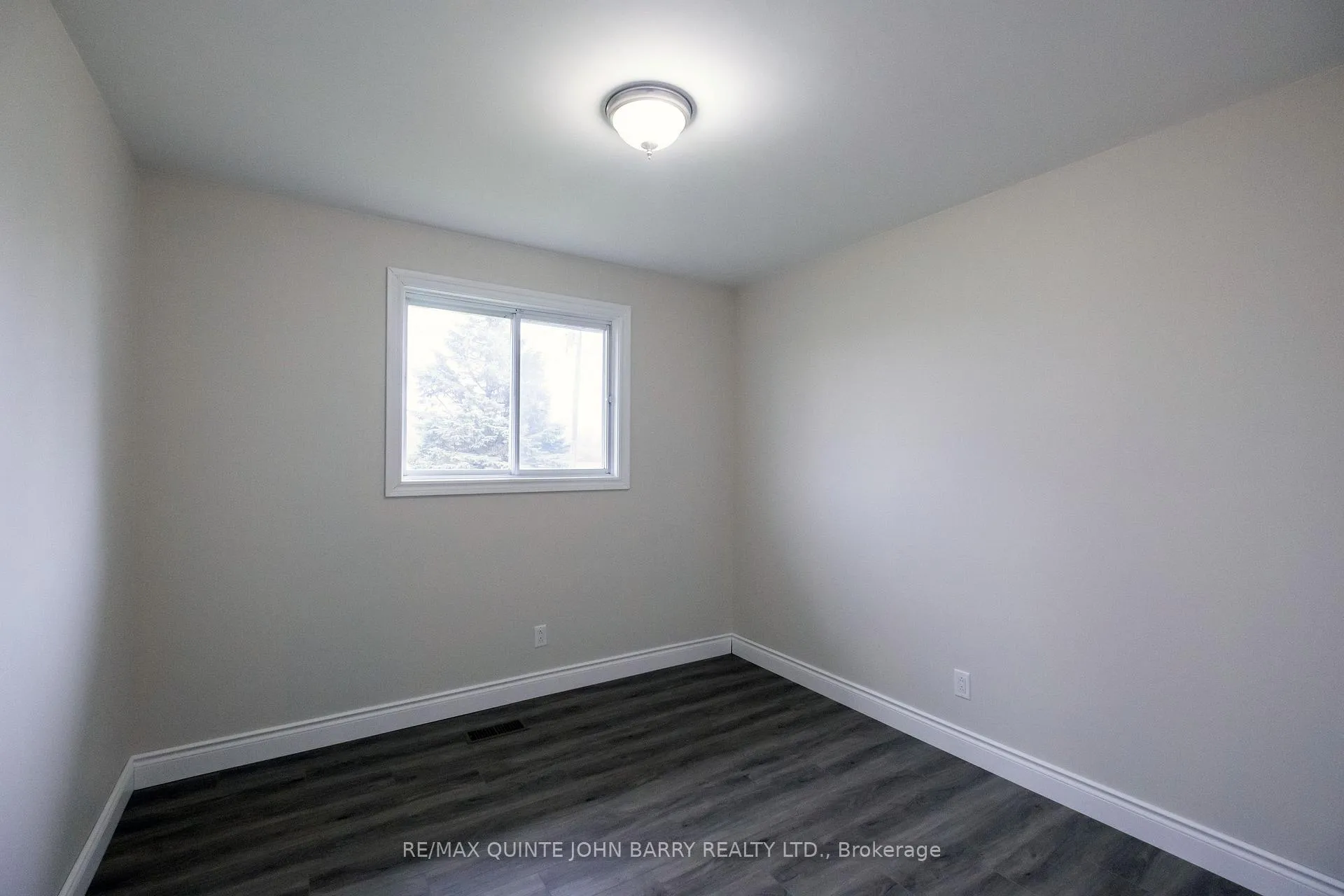 Photo 17 of 113 Barcovan Beach Road, Quinte West, Murray Ward — HOMEH