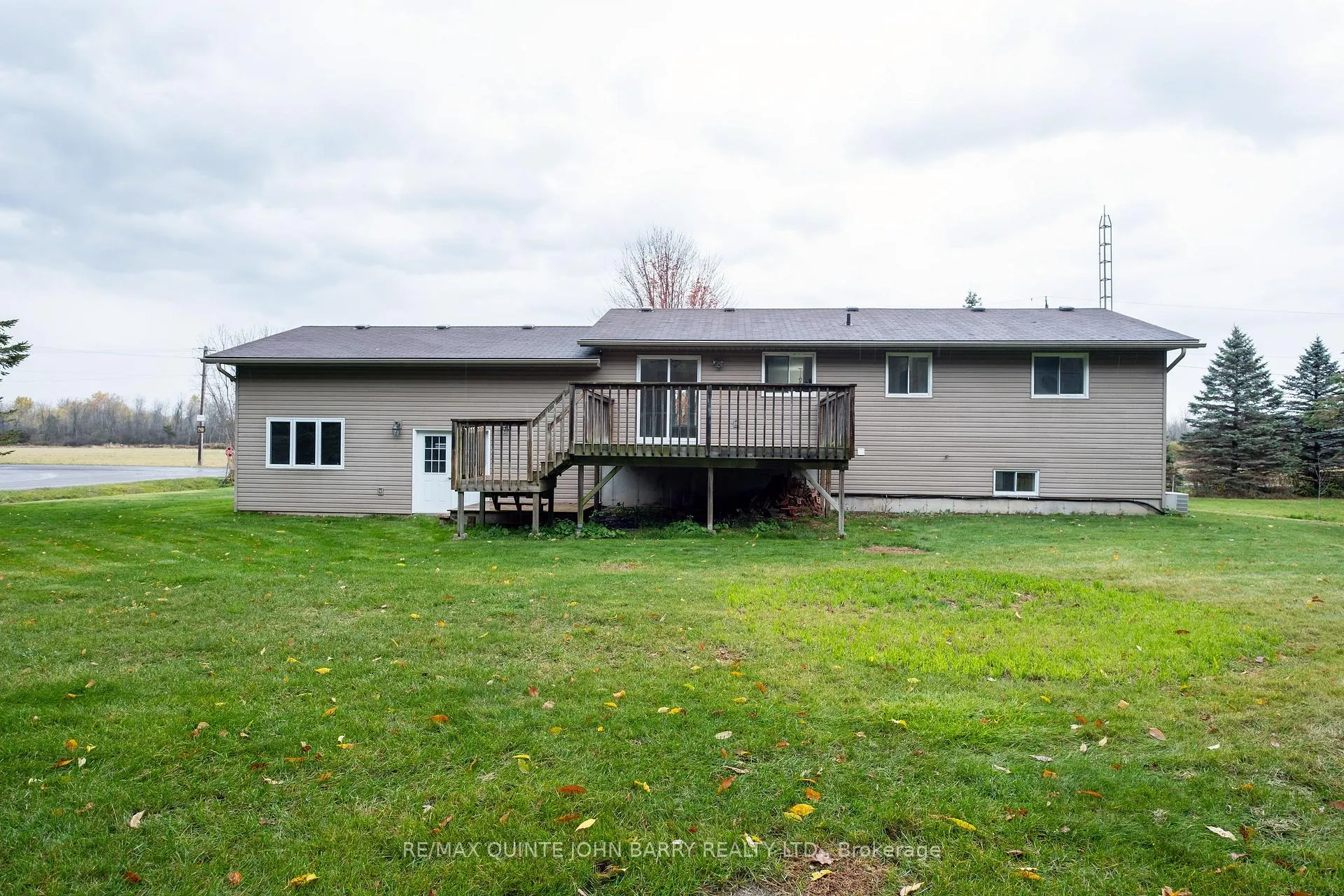 Photo 29 of 113 Barcovan Beach Road, Quinte West, Murray Ward — HOMEH