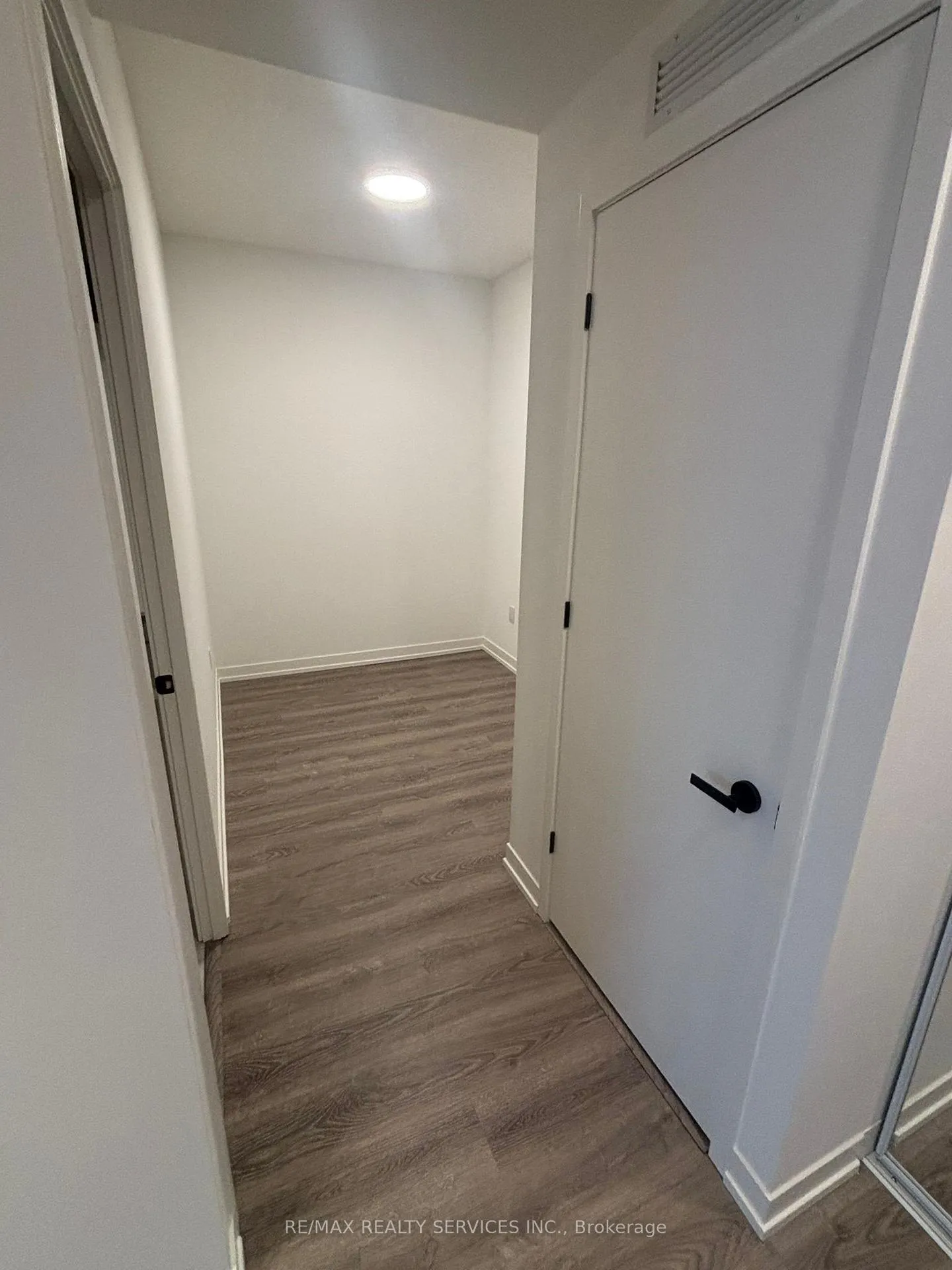 Photo 3 of Unit 2807, 8 Interchange Way, Vaughan, Vaughan Corporate Centre — HOMEH